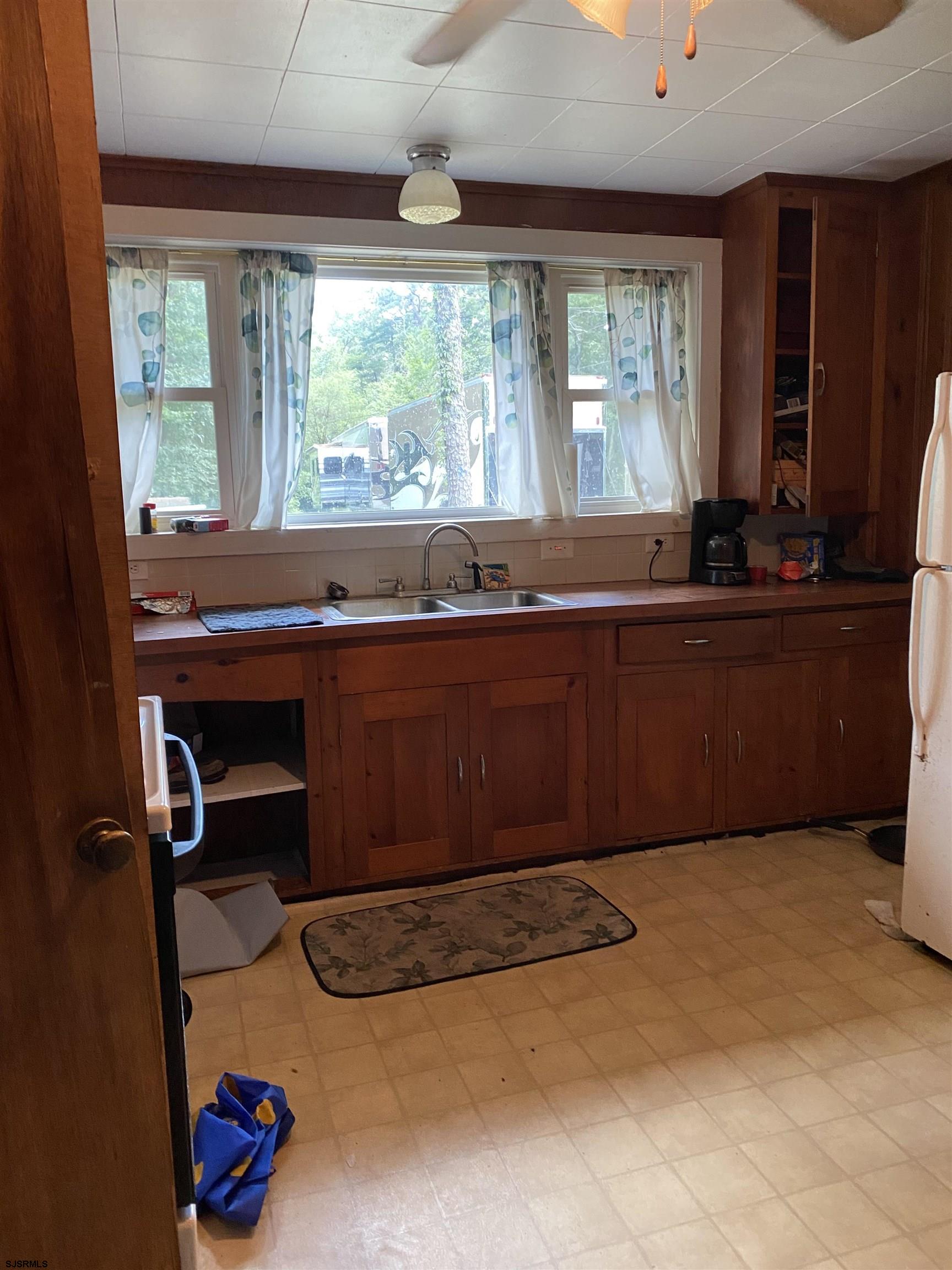 234 Riverside Dr
