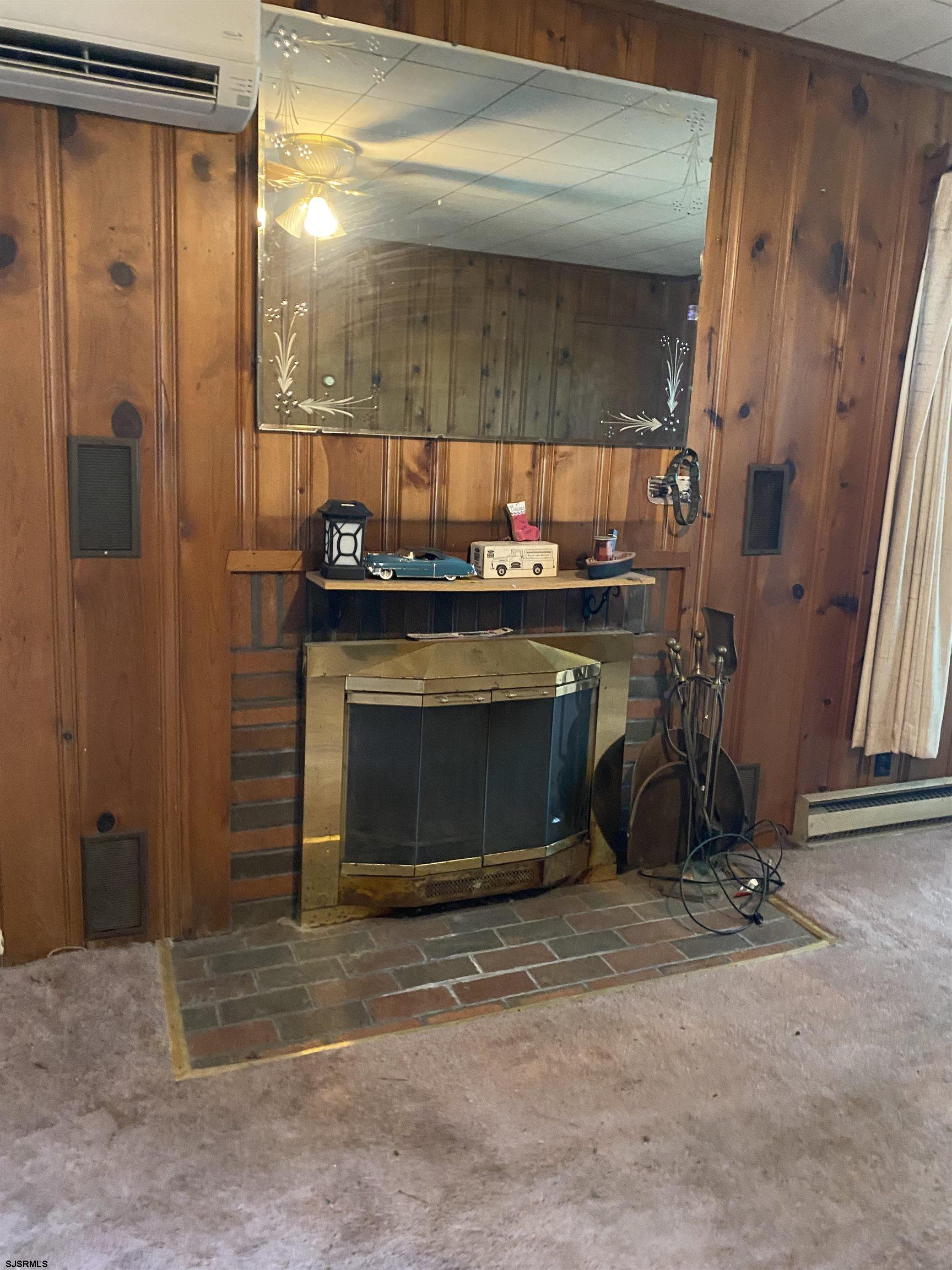 234 Riverside Dr