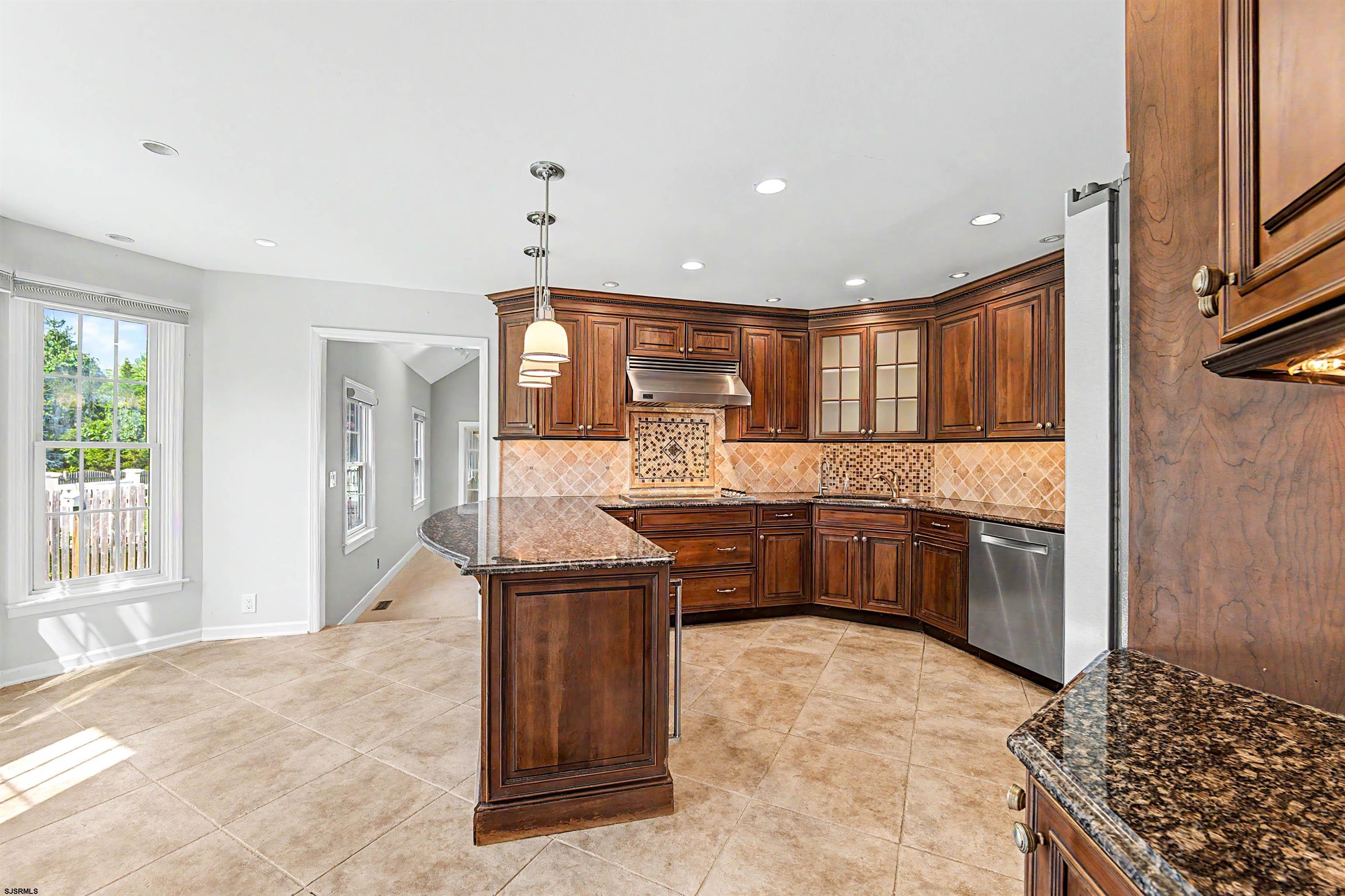 7 Heritage Dr