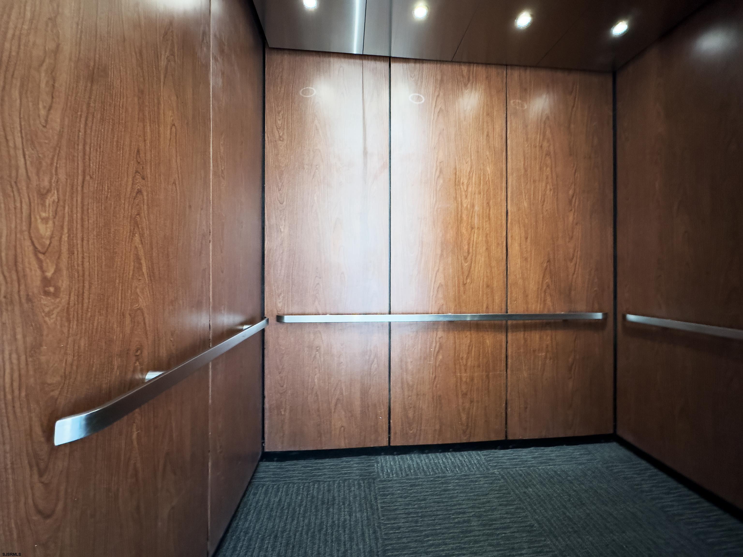 610851 | Photo 25