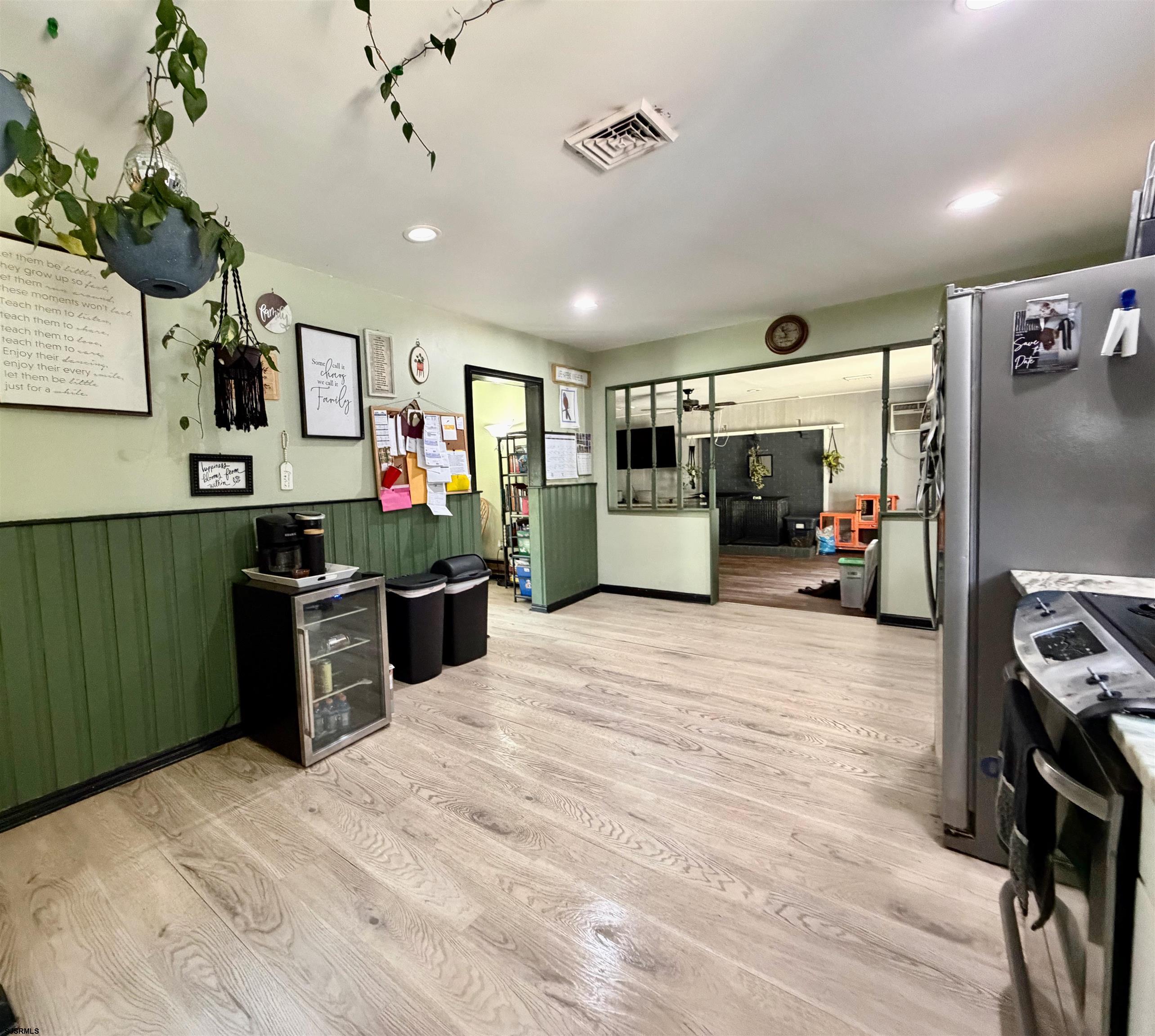 253 Fenimore Dr