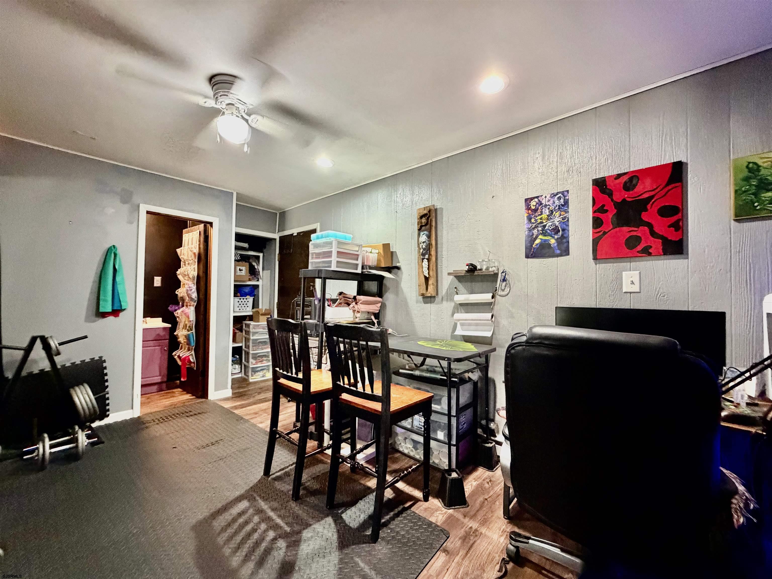 253 Fenimore Dr