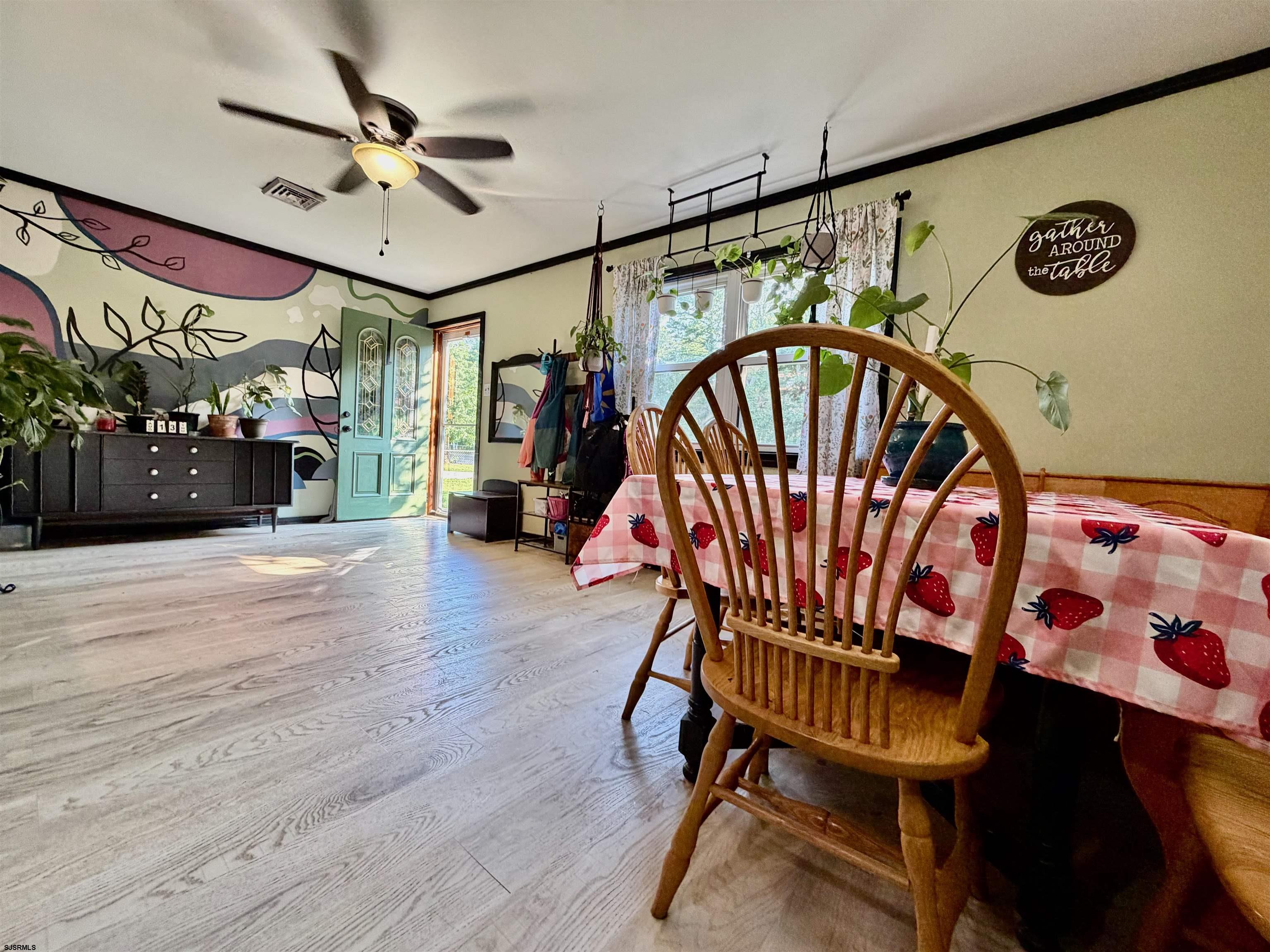 253 Fenimore Dr - Picture 4