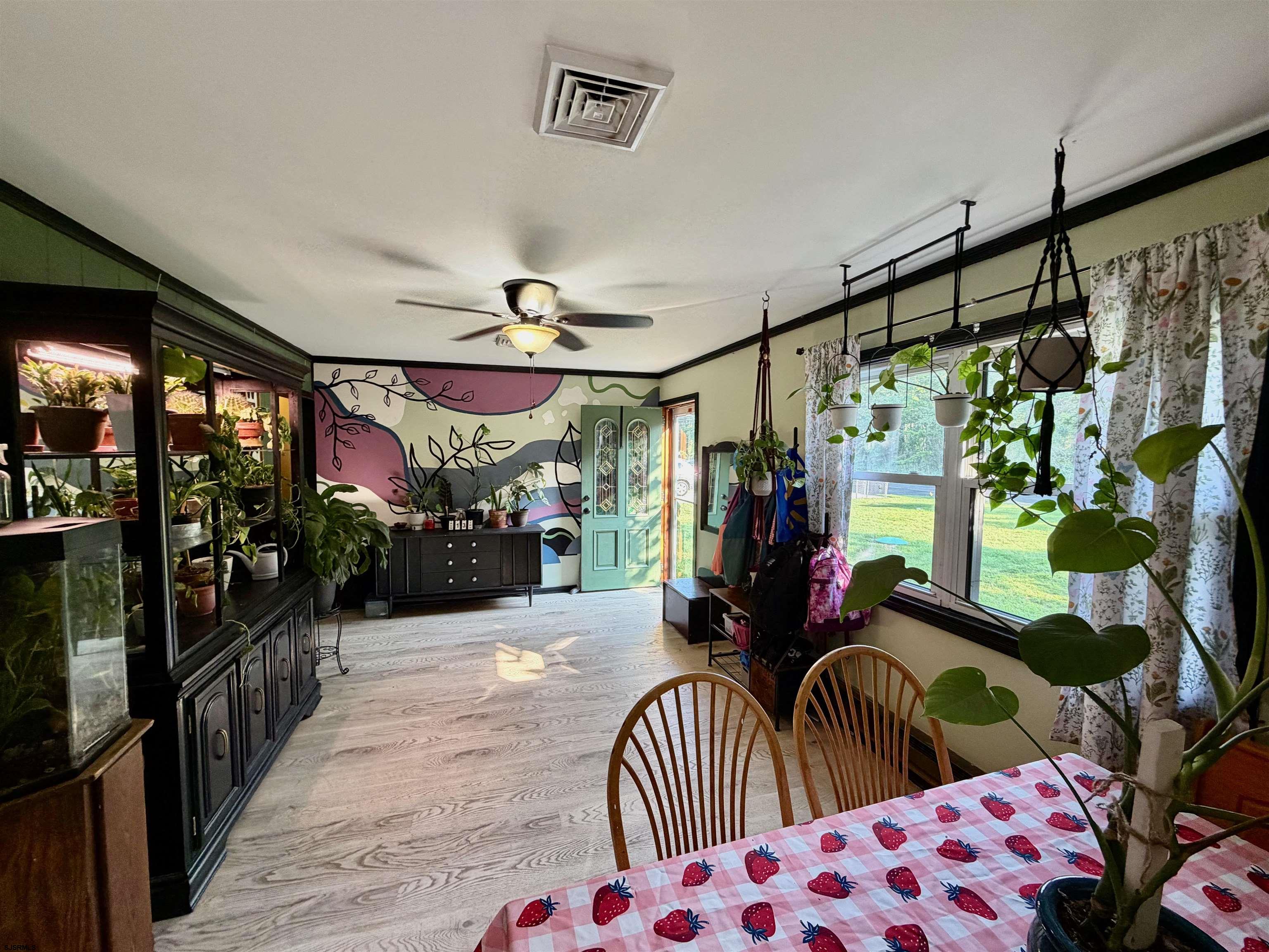 253 Fenimore Dr