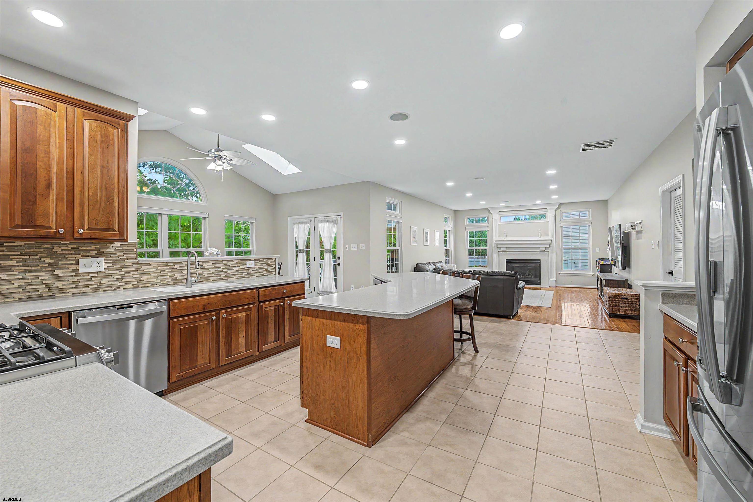 8 Gallant Fox Road