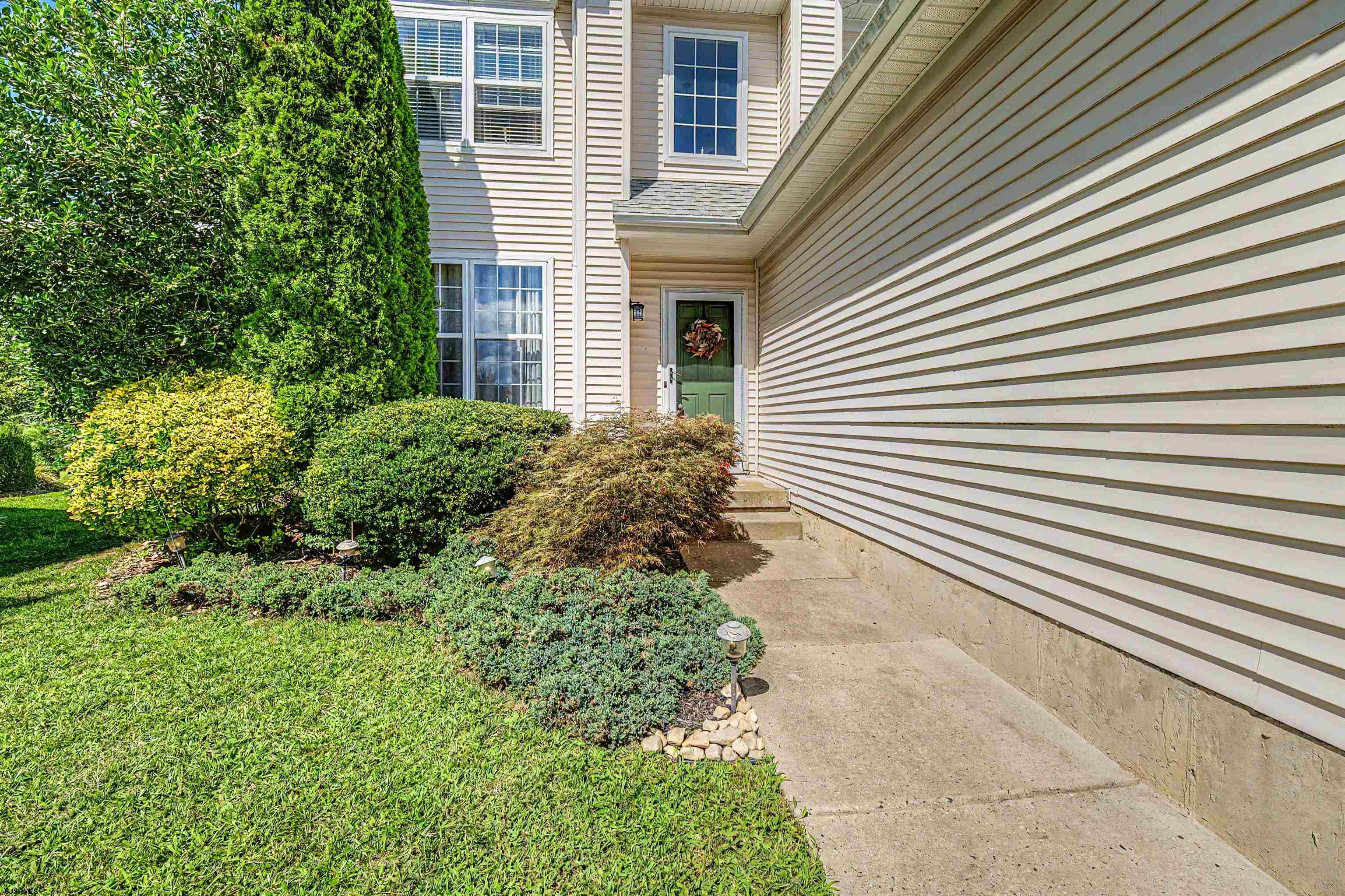 102 Charleston Circle