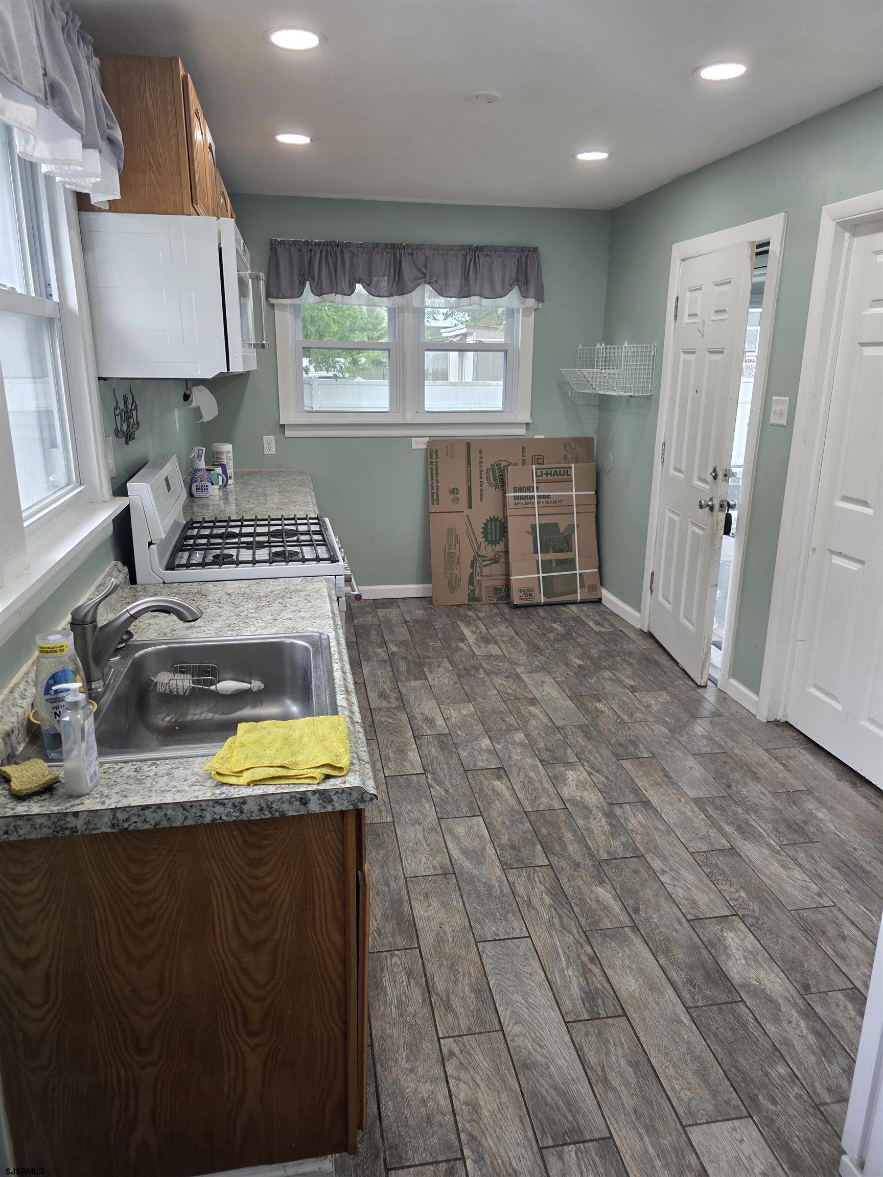1048 N Main Street