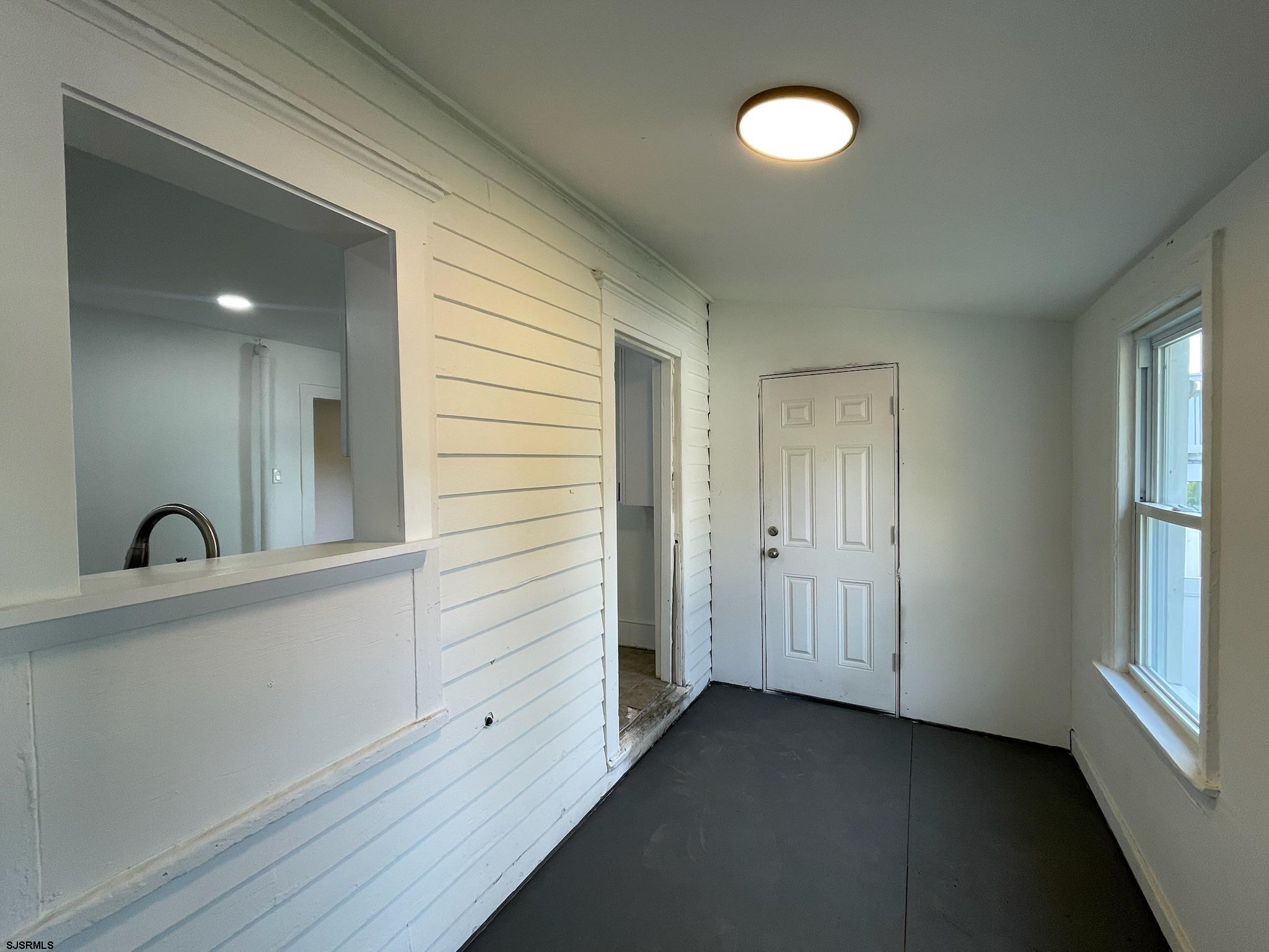 324 N Indiana Avenue - Picture 1
