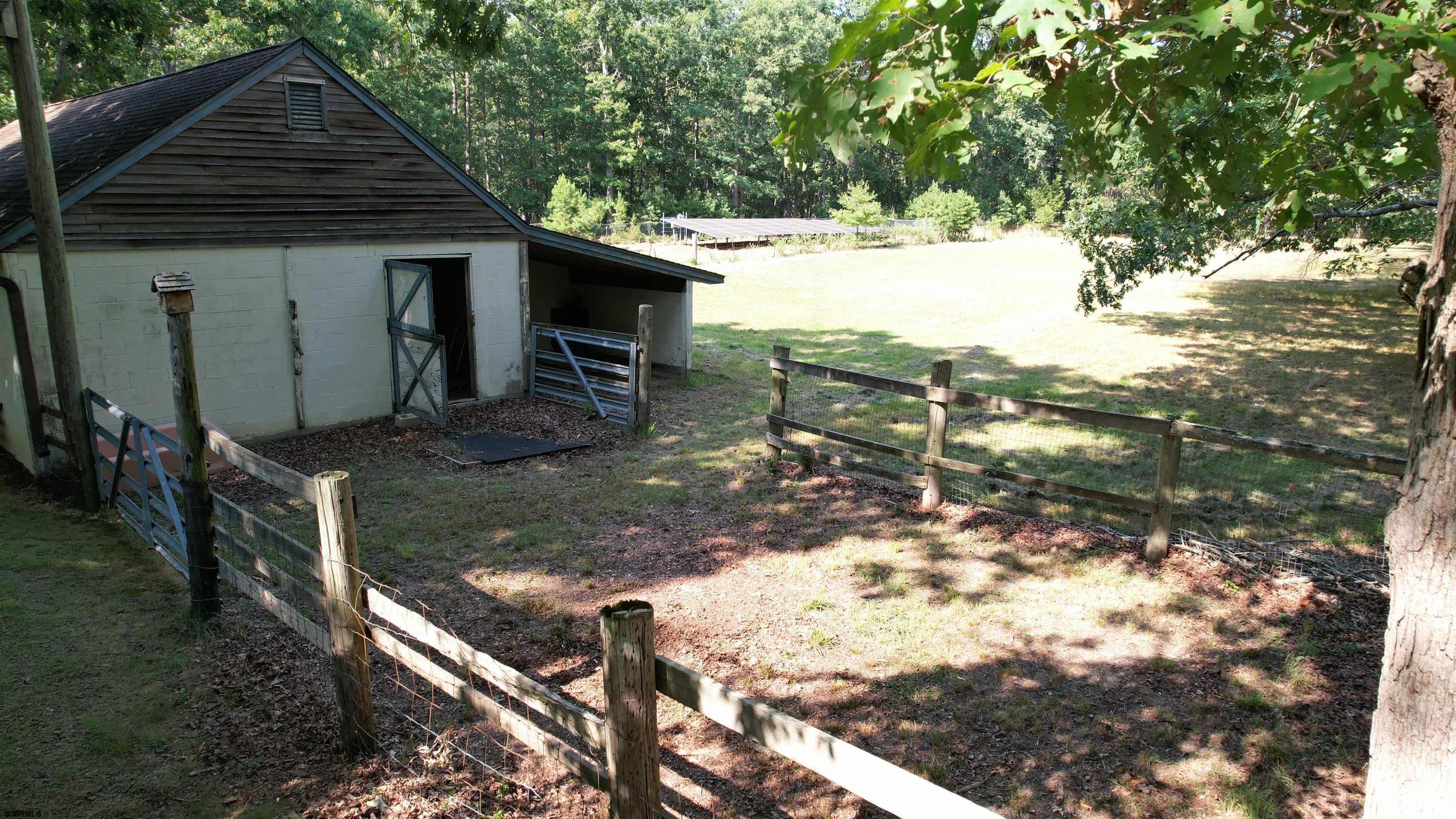 611023 | Photo 43
