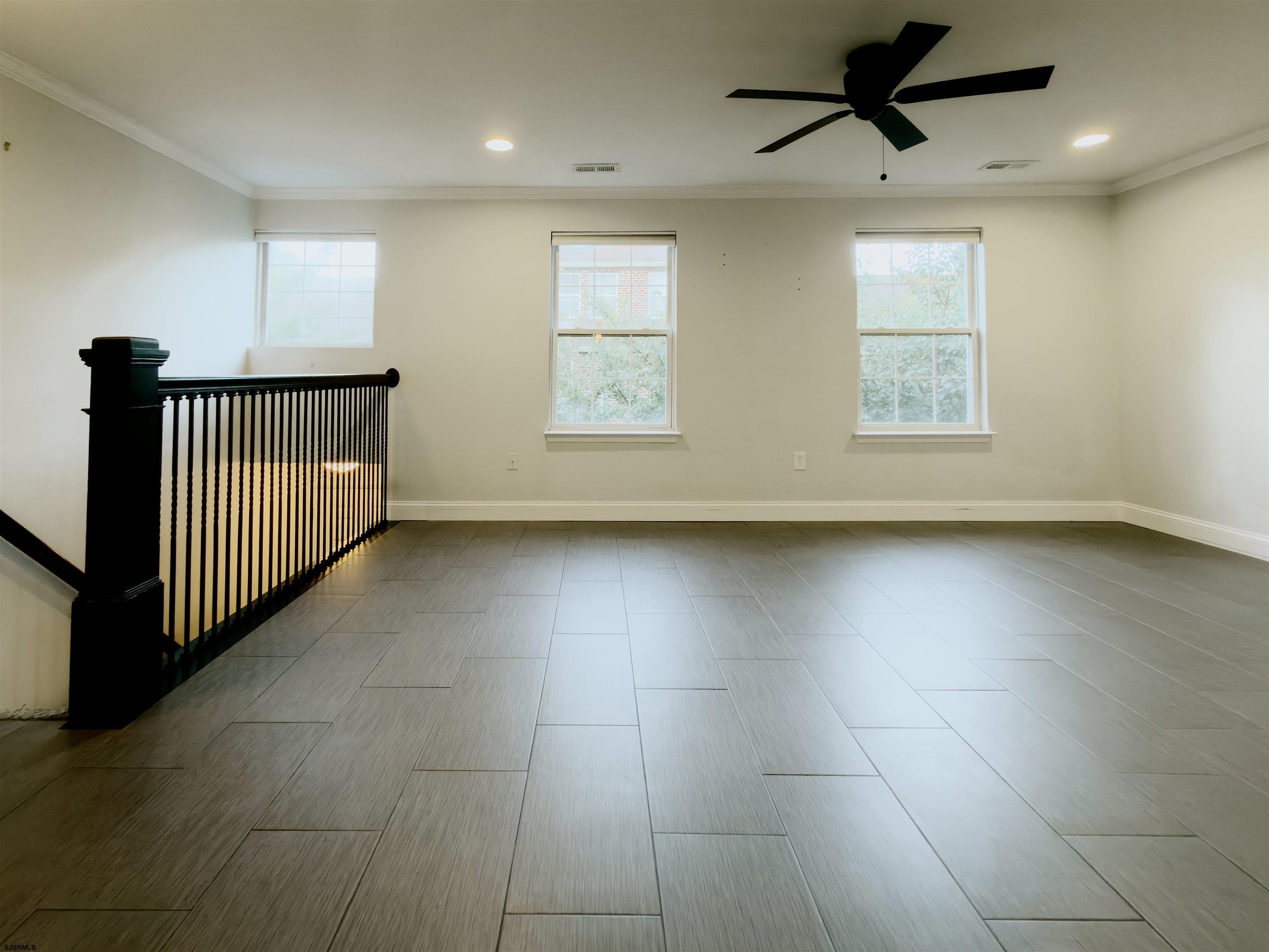 1553 Thomas Jefferson Ct - Picture 1