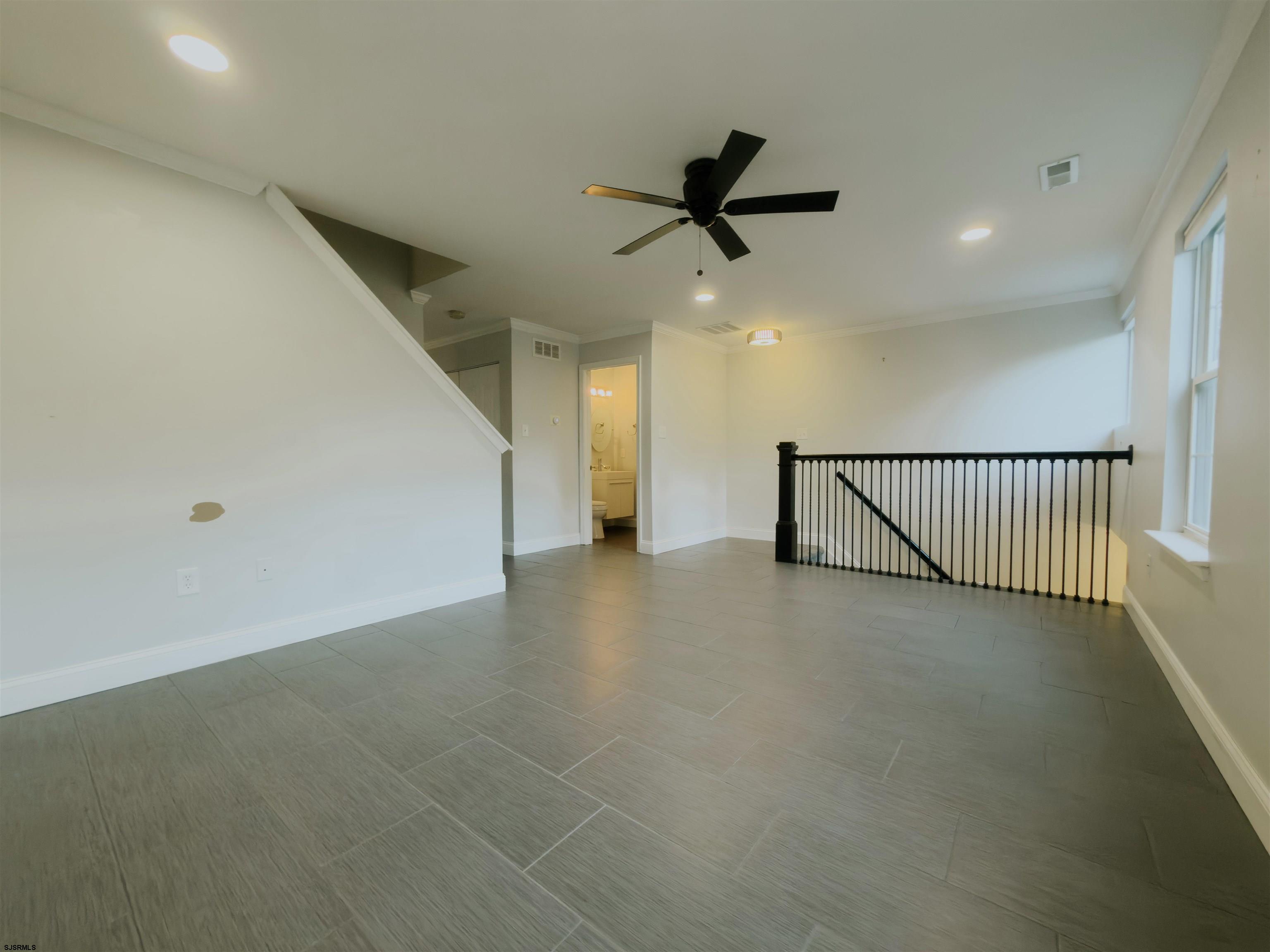 1553 Thomas Jefferson Ct - Picture 2