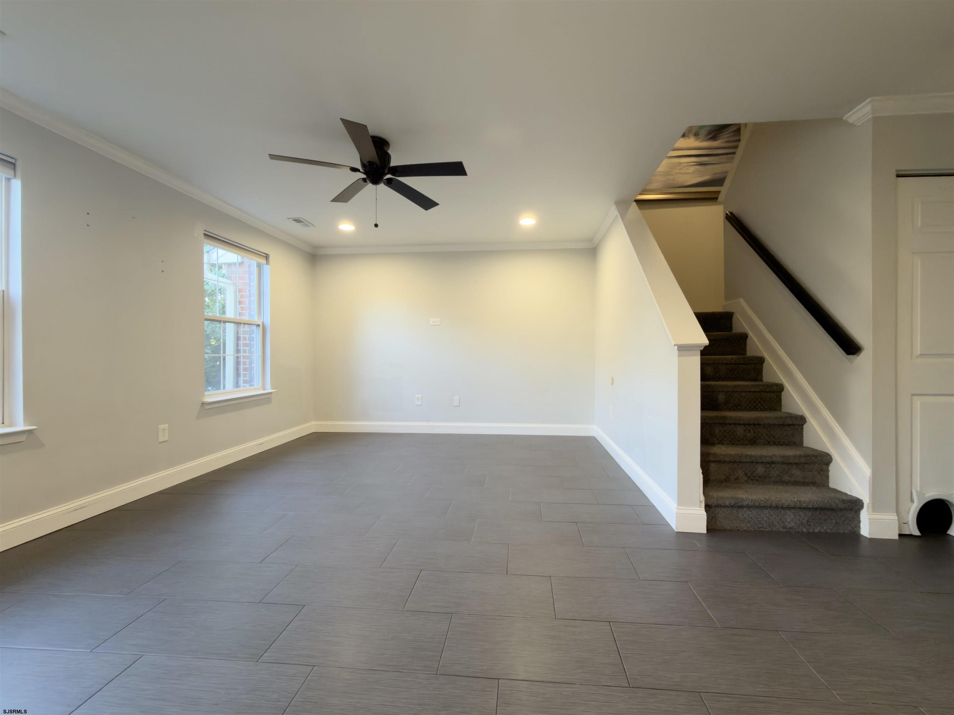 1553 Thomas Jefferson Ct - Picture 3
