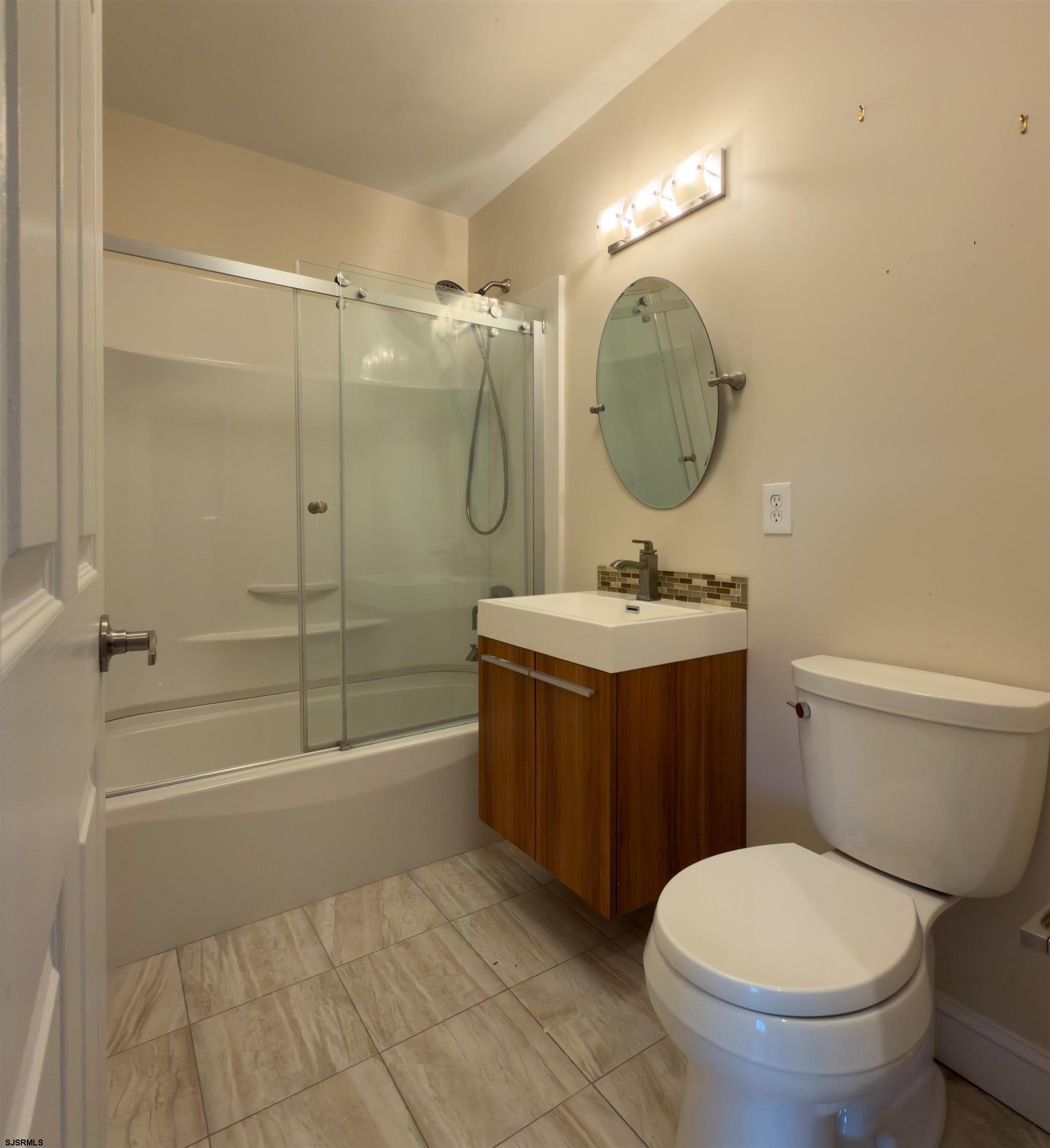 1553 Thomas Jefferson Ct