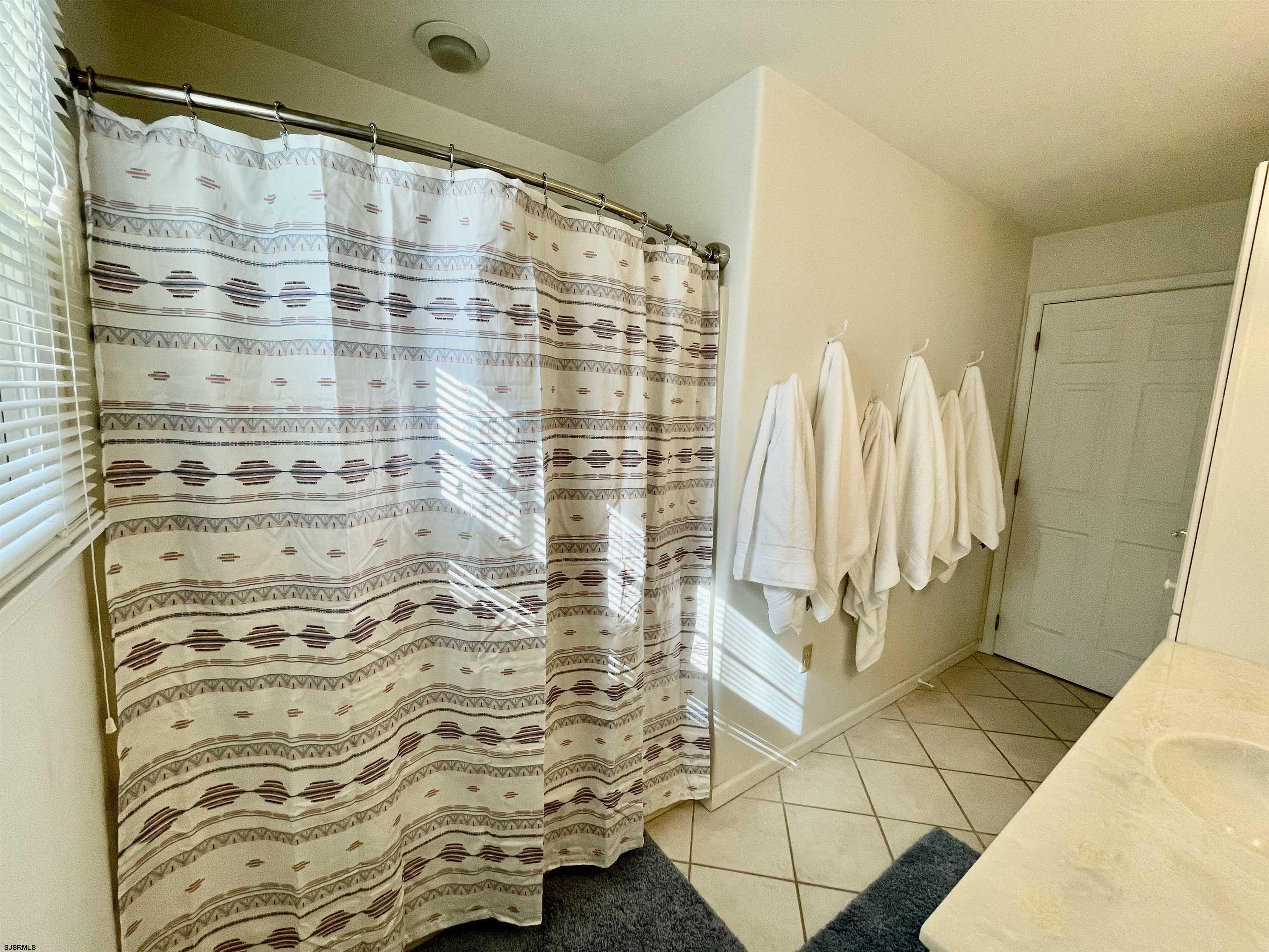 611046 | Photo 28