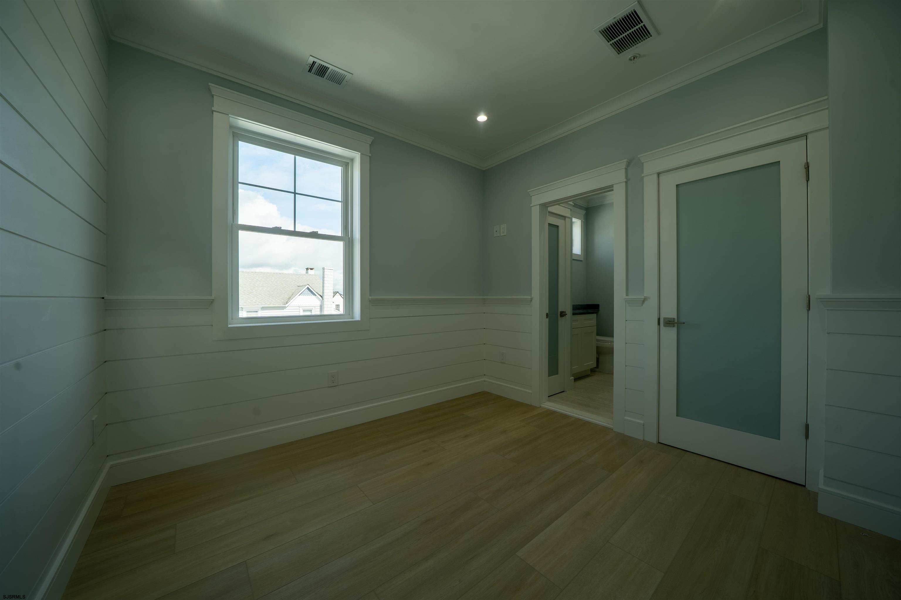 611107 | Photo 22