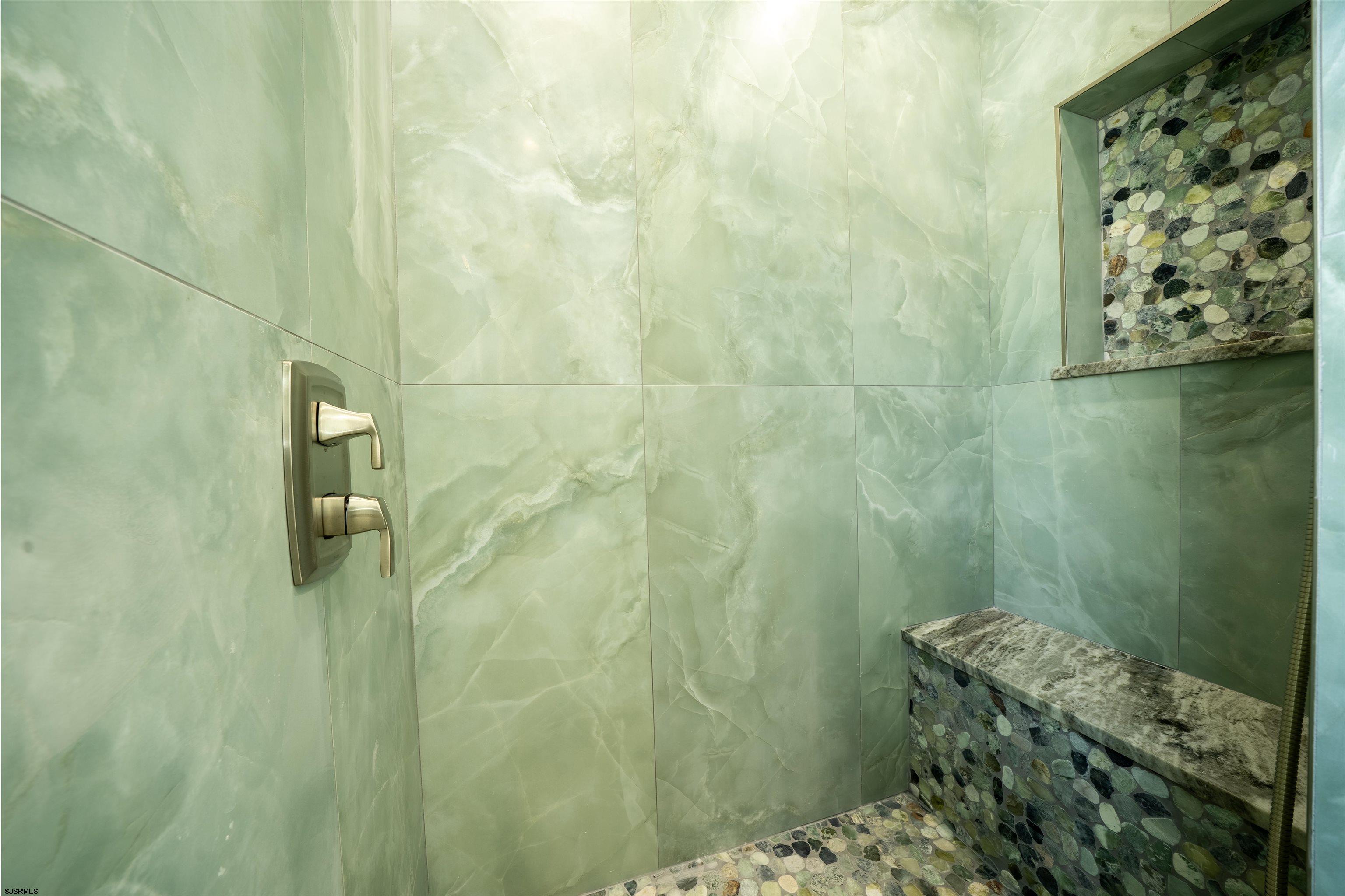 611107 | Photo 27