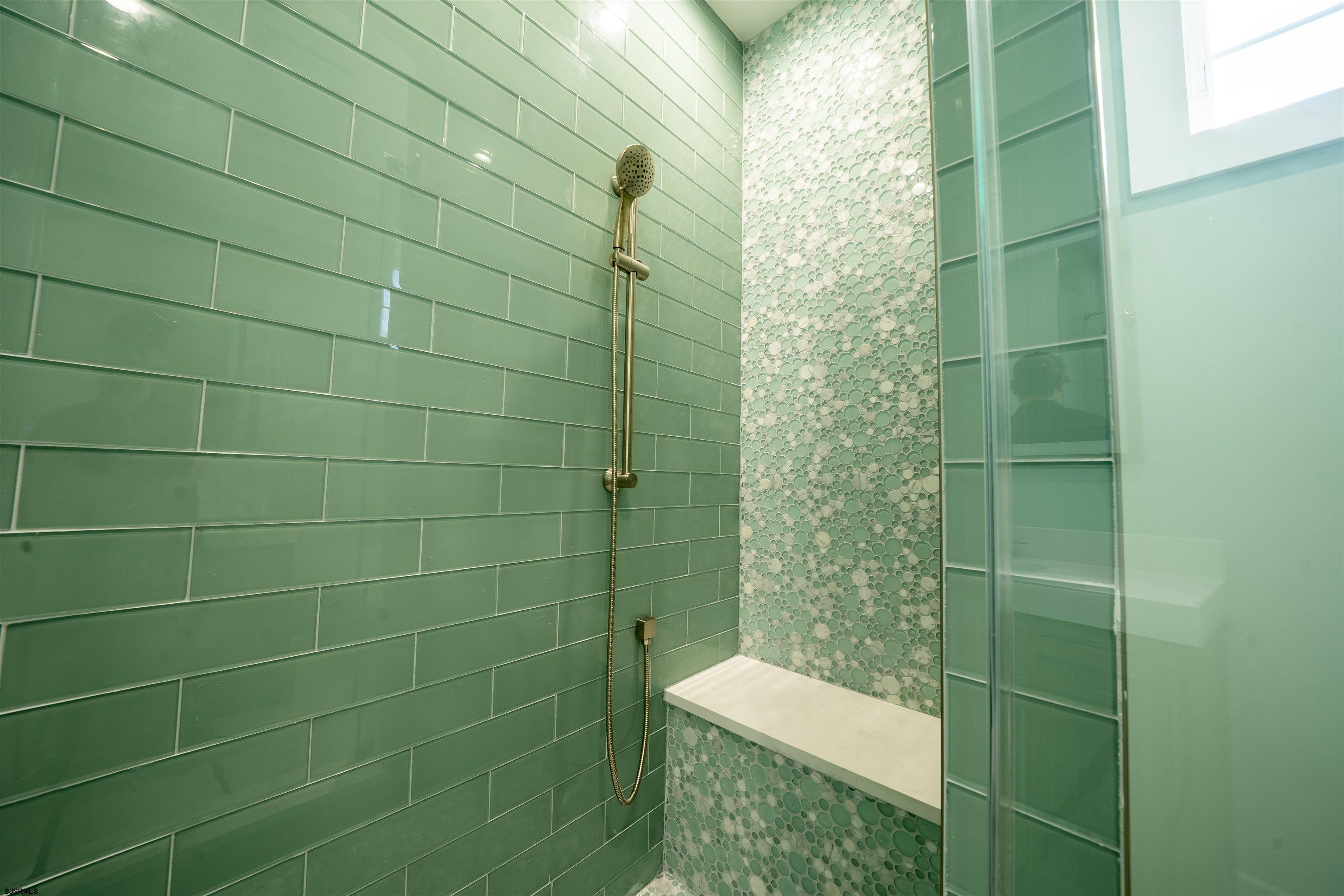 611107 | Photo 34