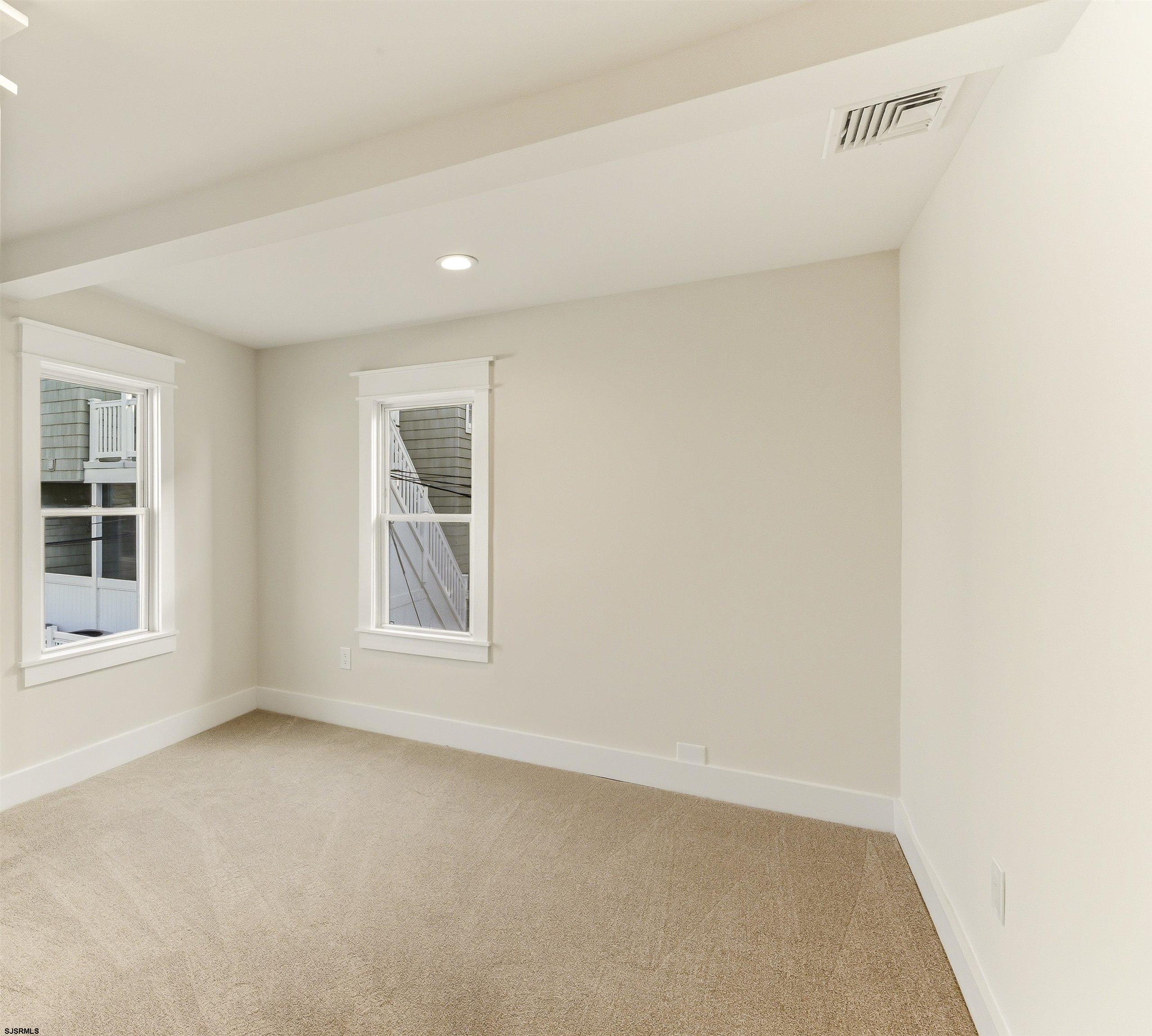 611108 | Photo 21