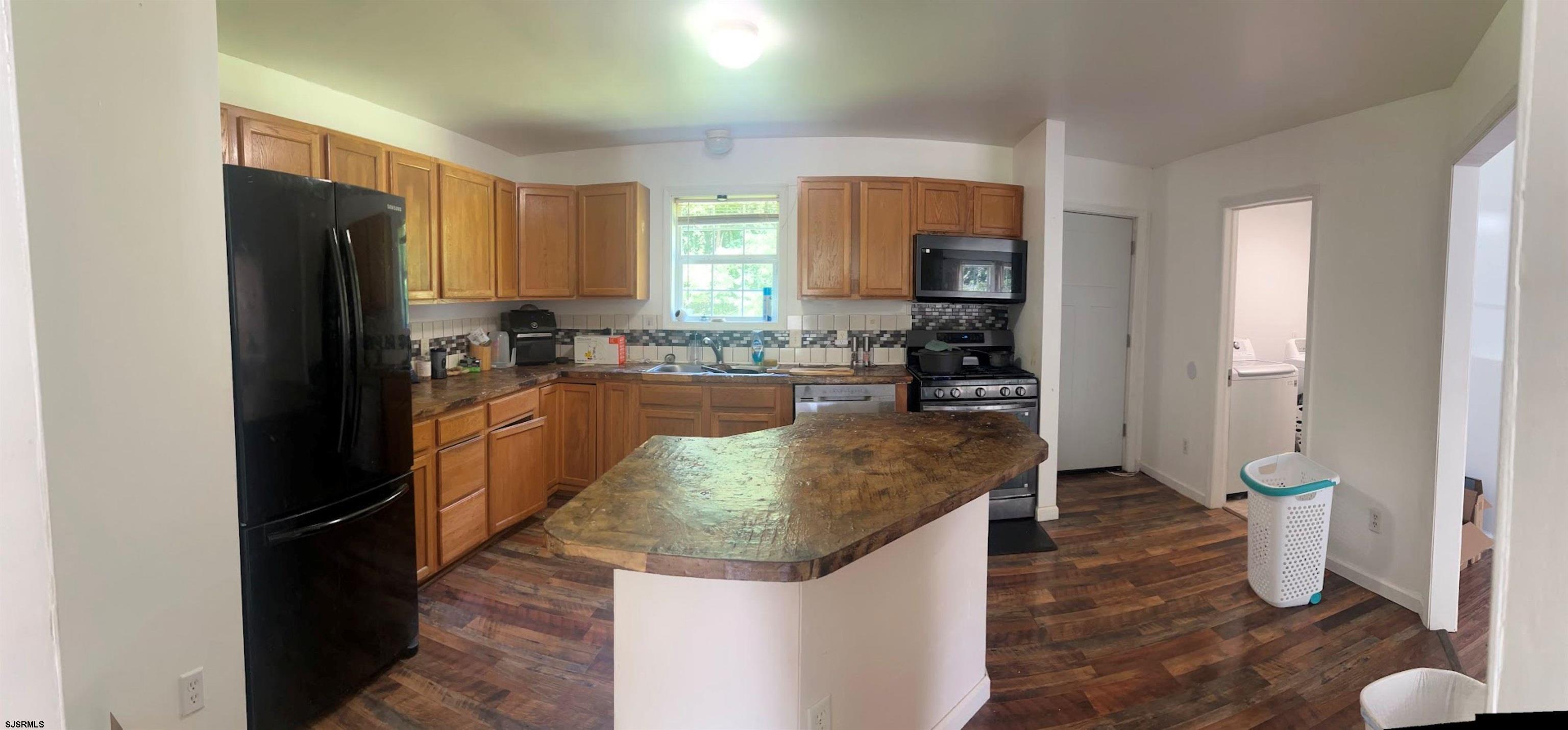 250 Shoemaker Ln
