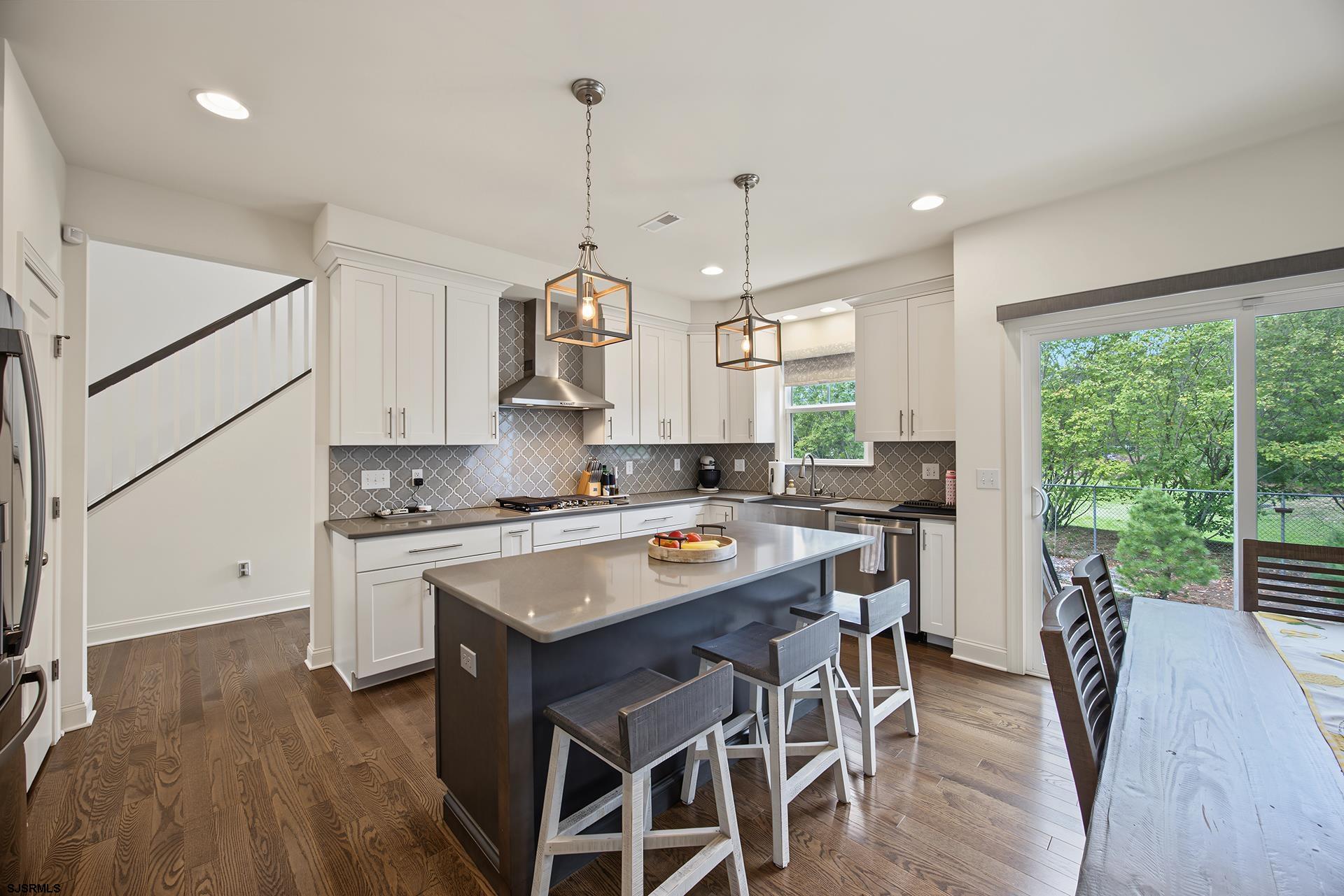 30 Monet Dr