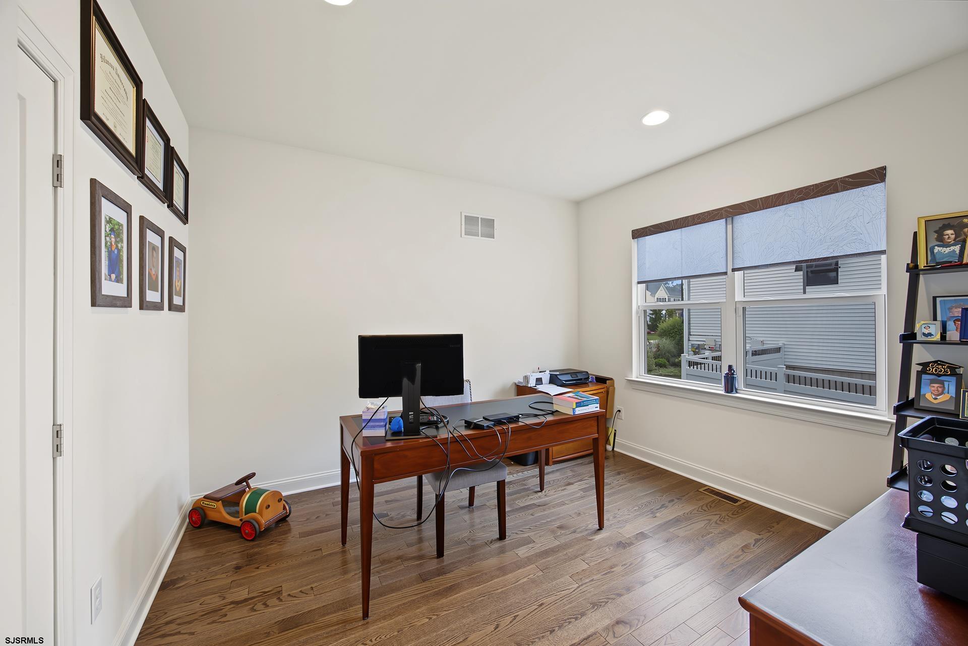 30 Monet Dr