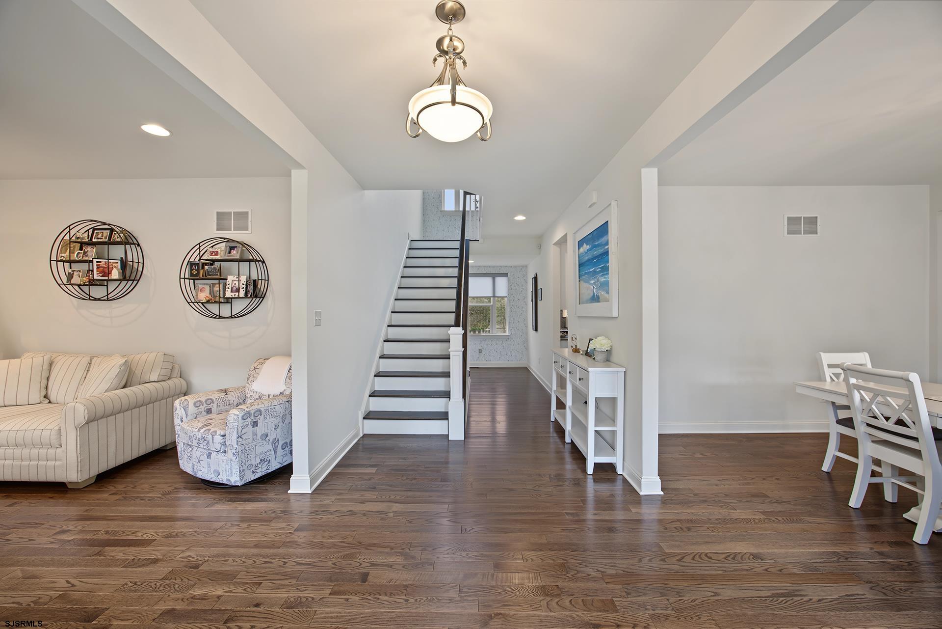 30 Monet Dr