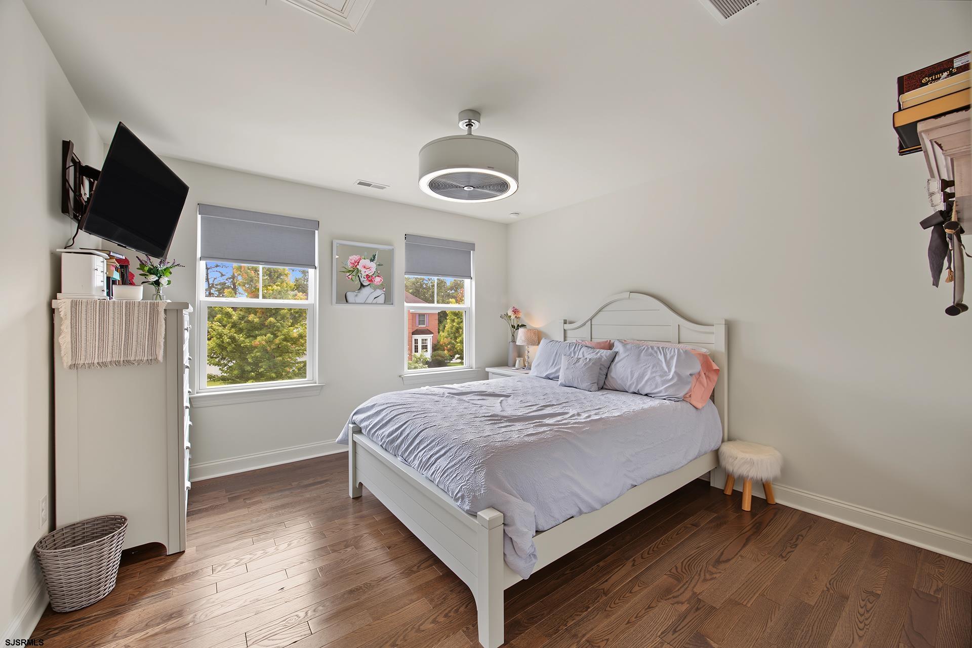 30 Monet Dr