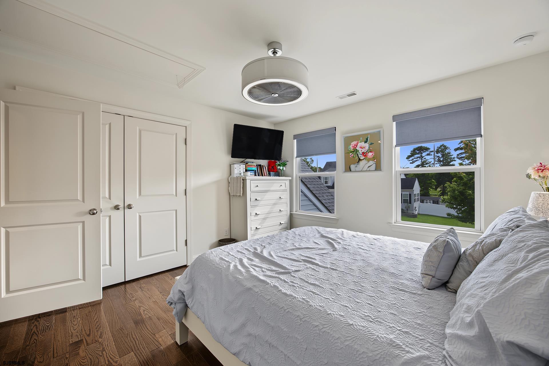 30 Monet Dr