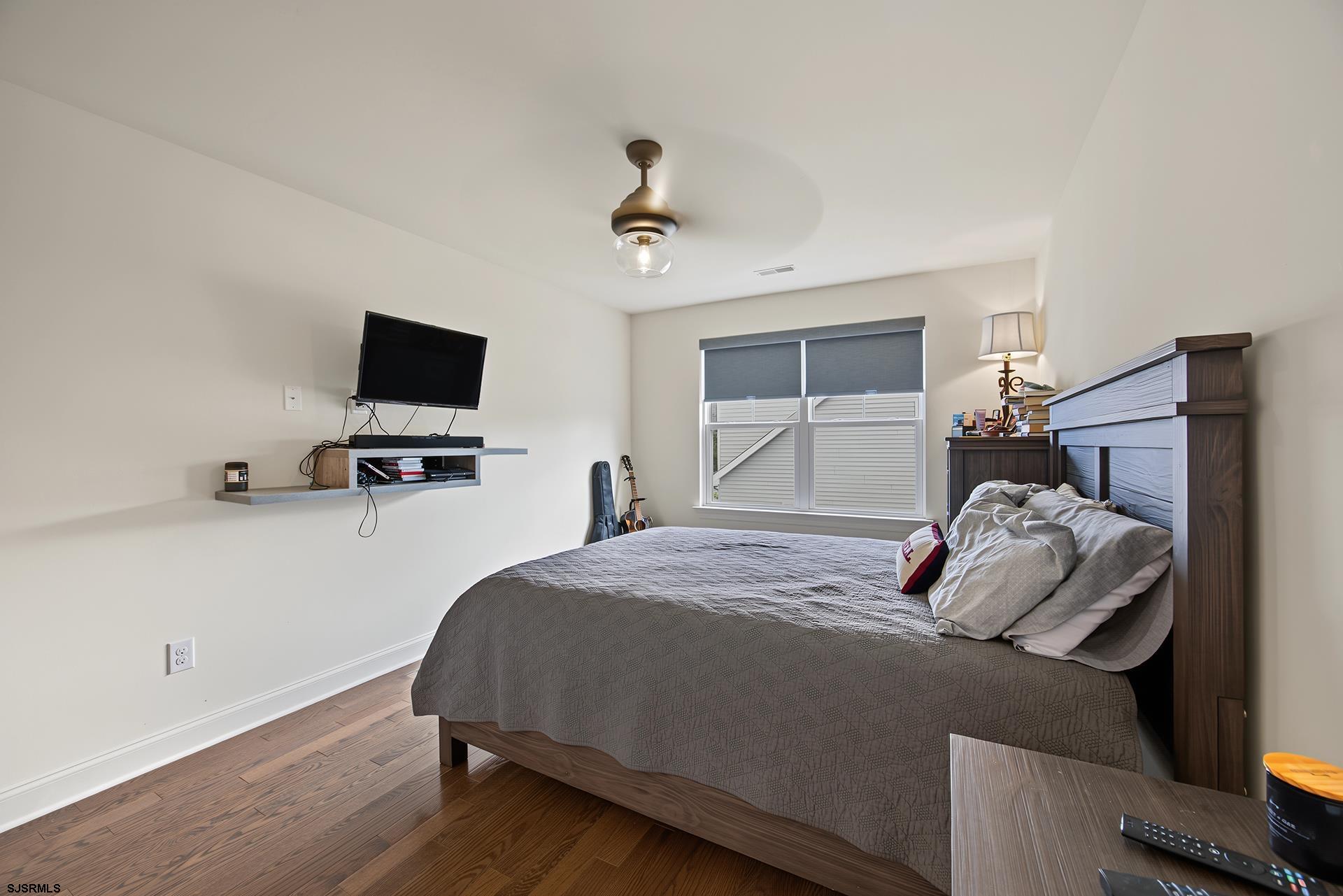 30 Monet Dr