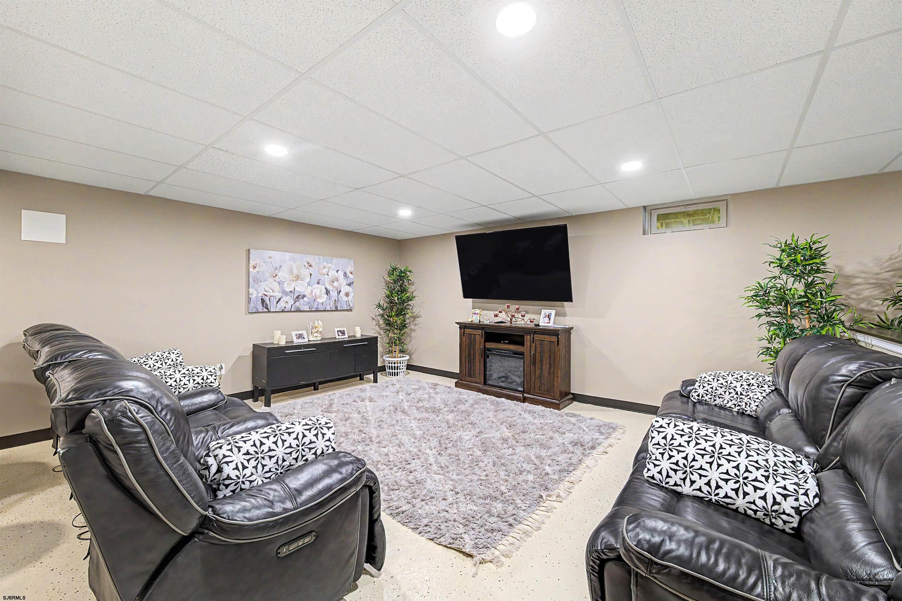 128 Crystal Lake Dr