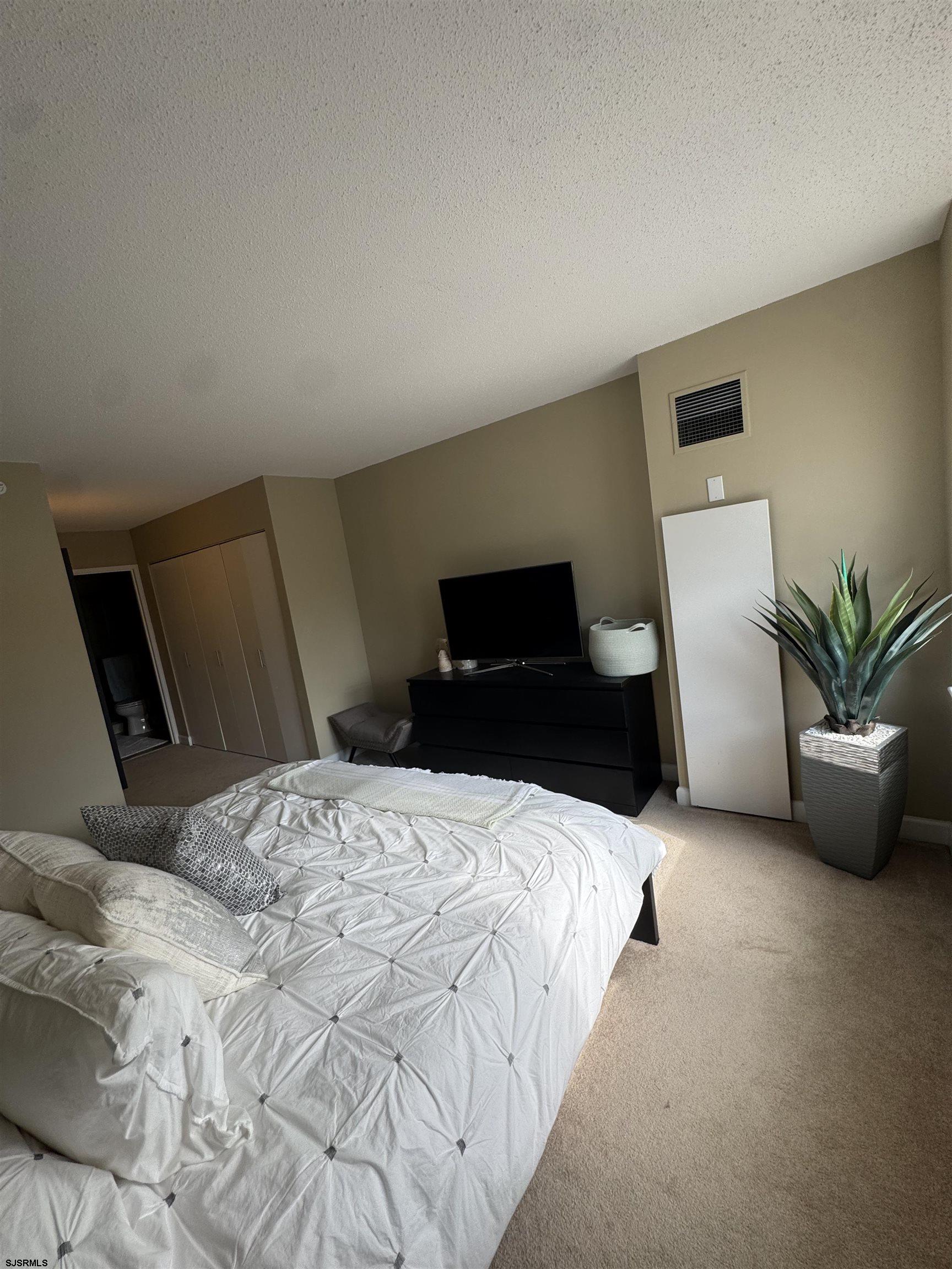 611211 | Photo 25