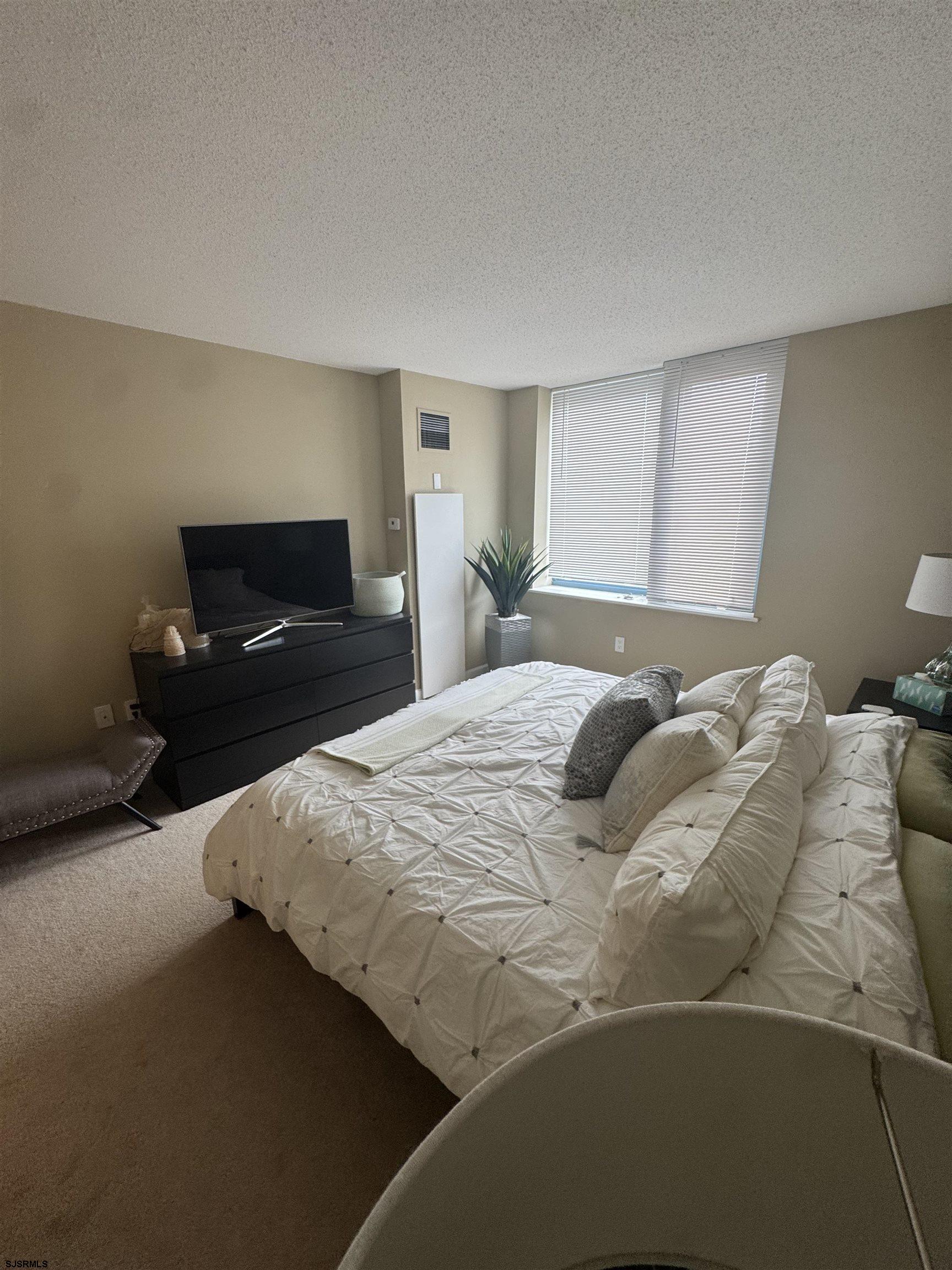 611211 | Photo 26