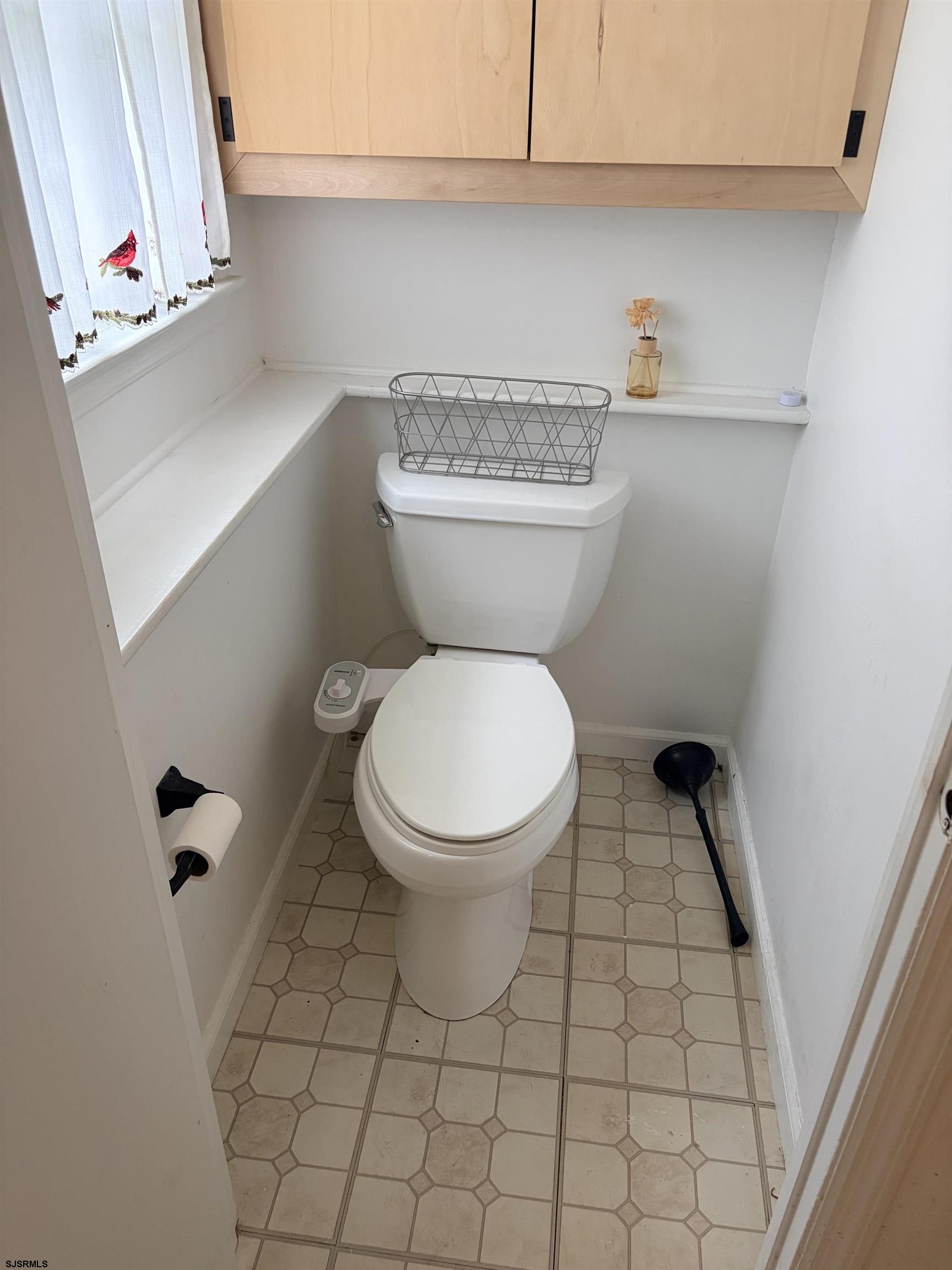 93 W Laurel Dr