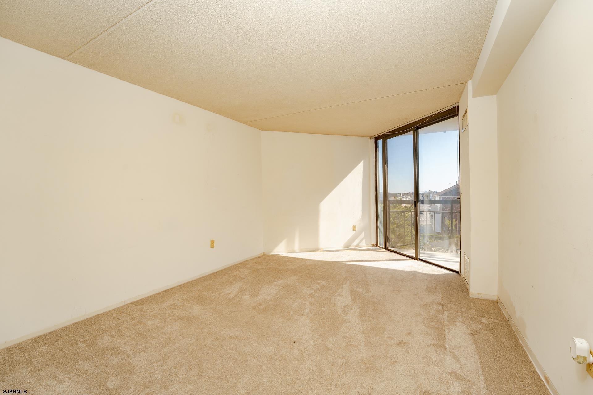 611250 | Photo 23