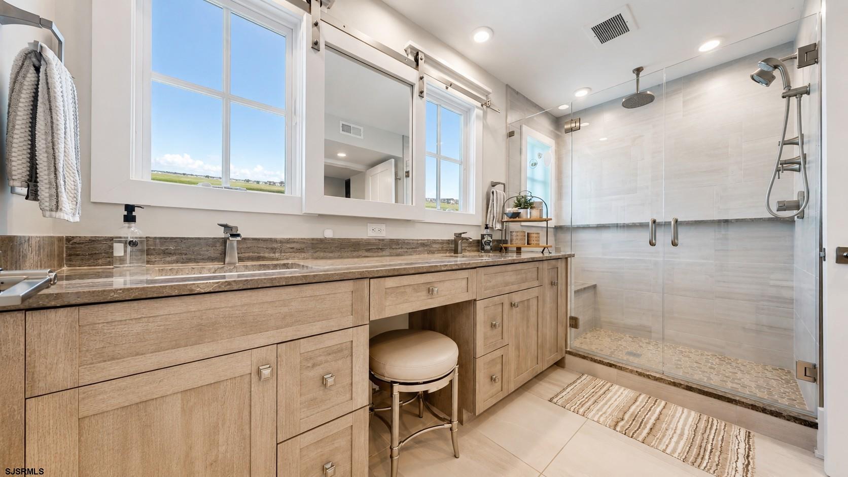 611358 | Photo 26