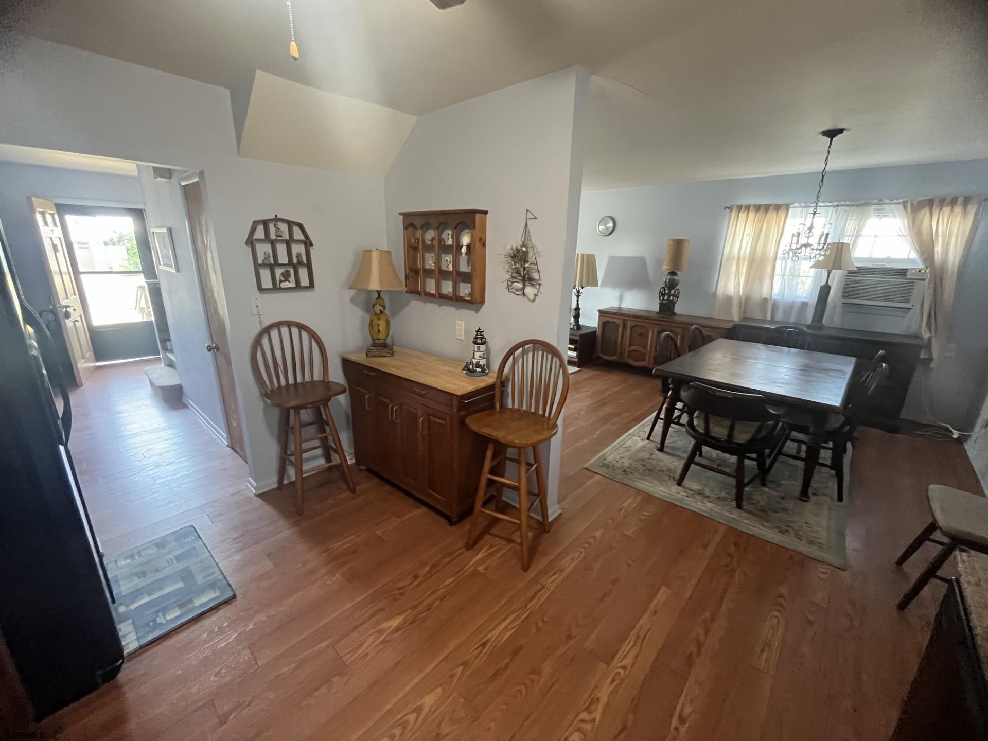 2700 Bayshore Avenue - Picture 4