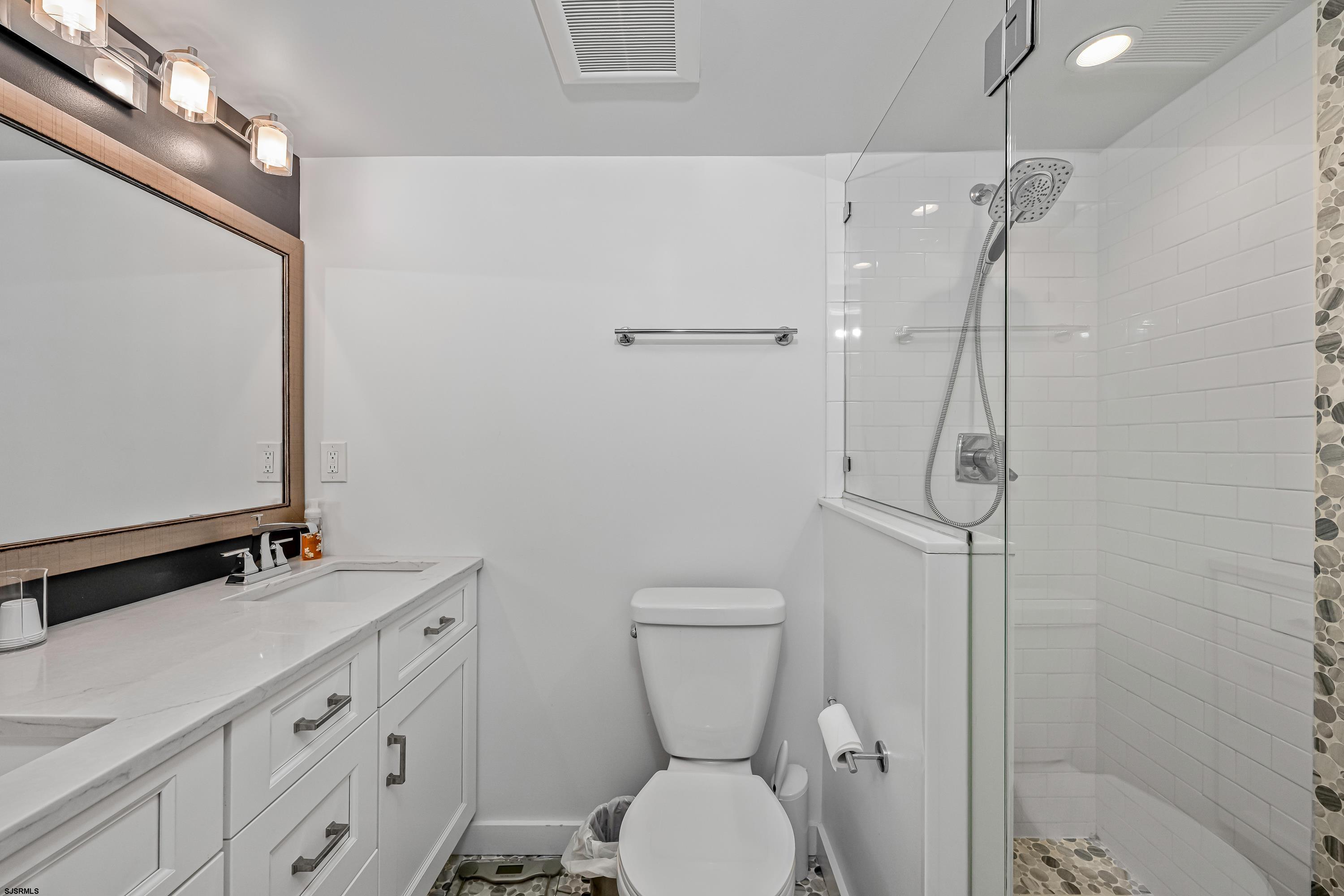 611411 | Photo 24