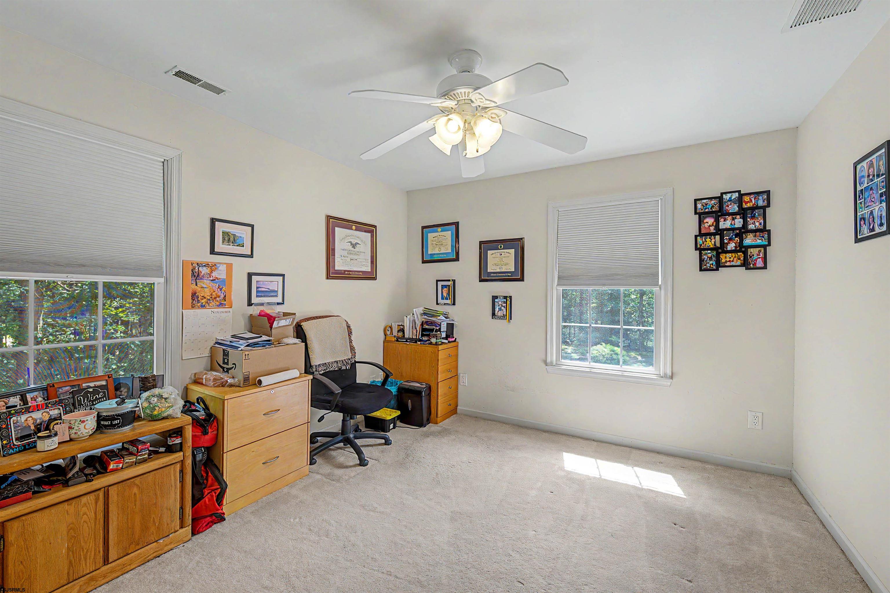 611449 | Photo 22
