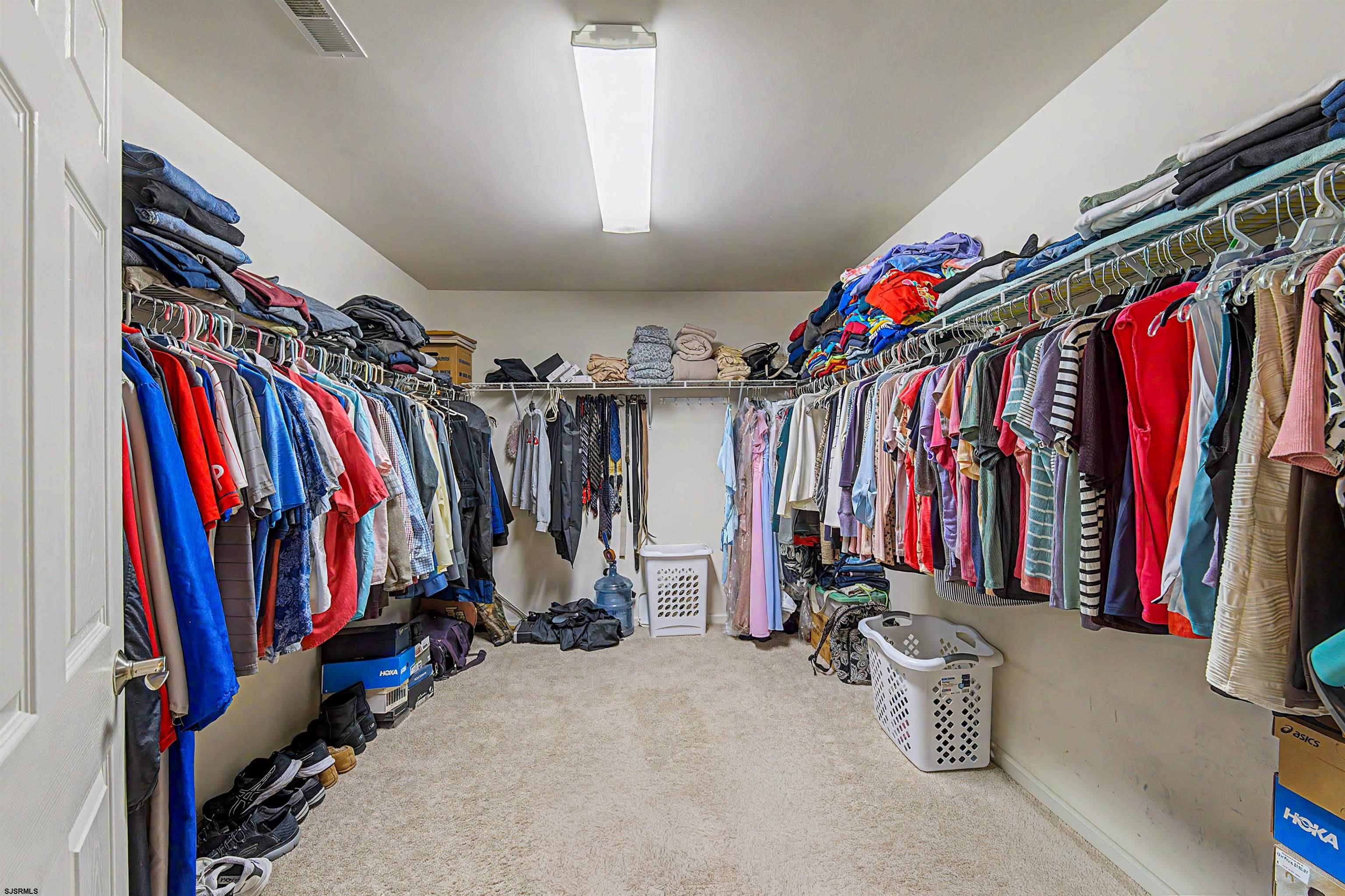 611449 | Photo 23