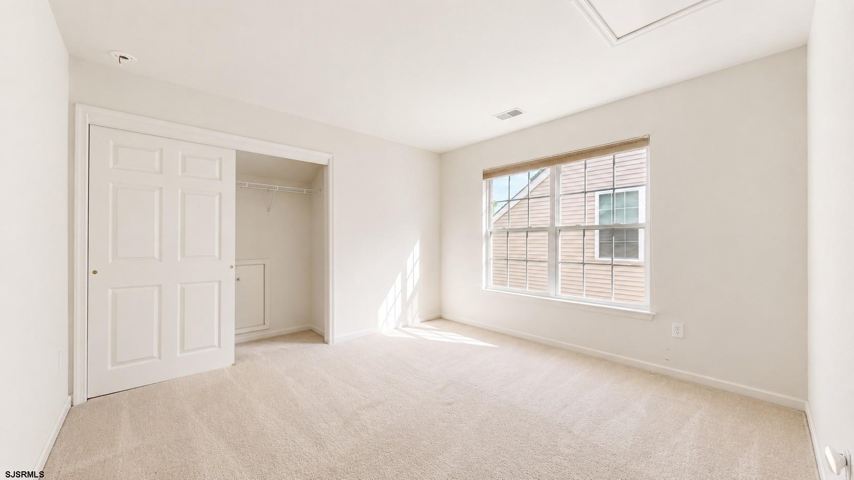 8 Lewis Dr