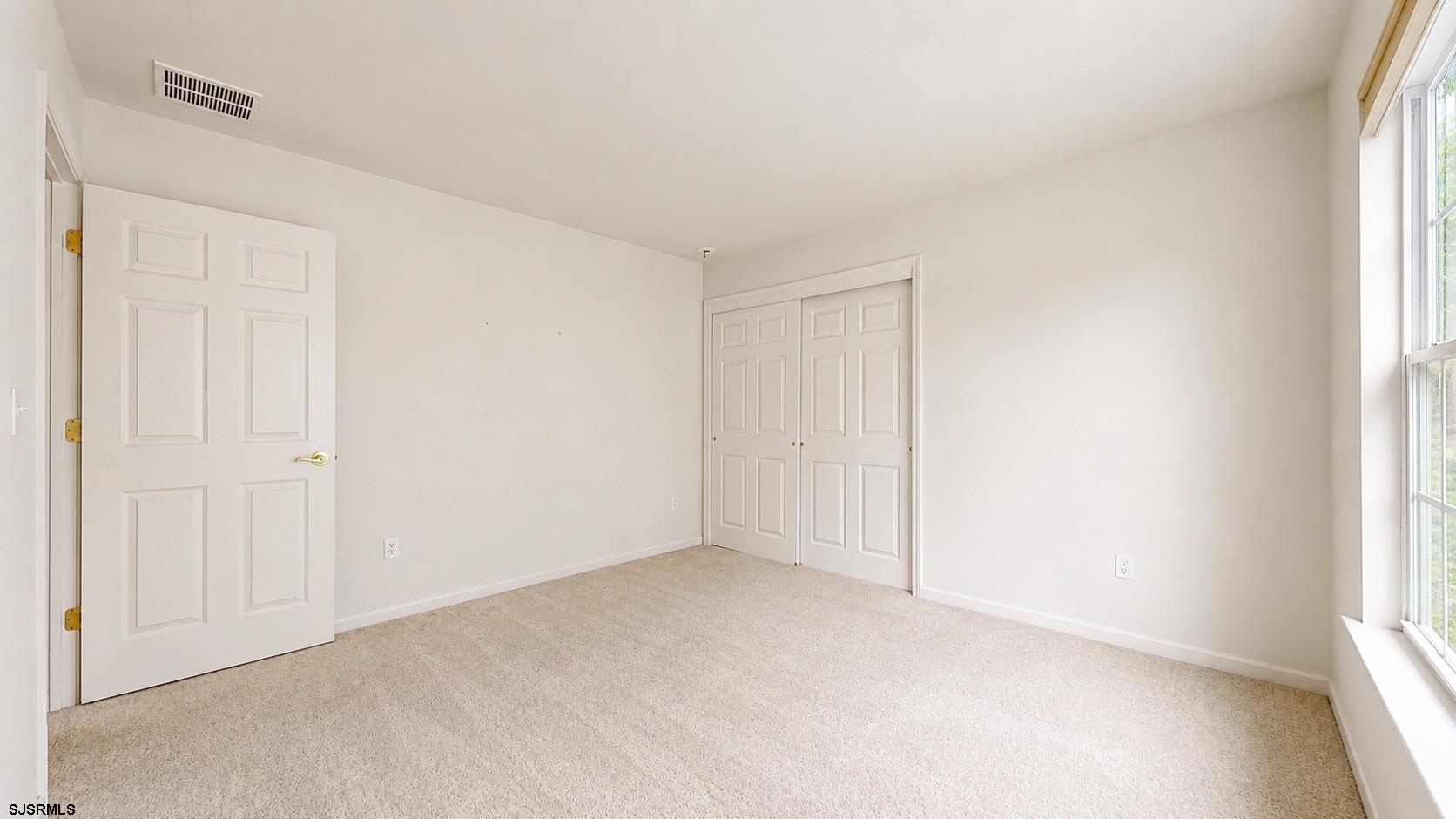 8 Lewis Dr