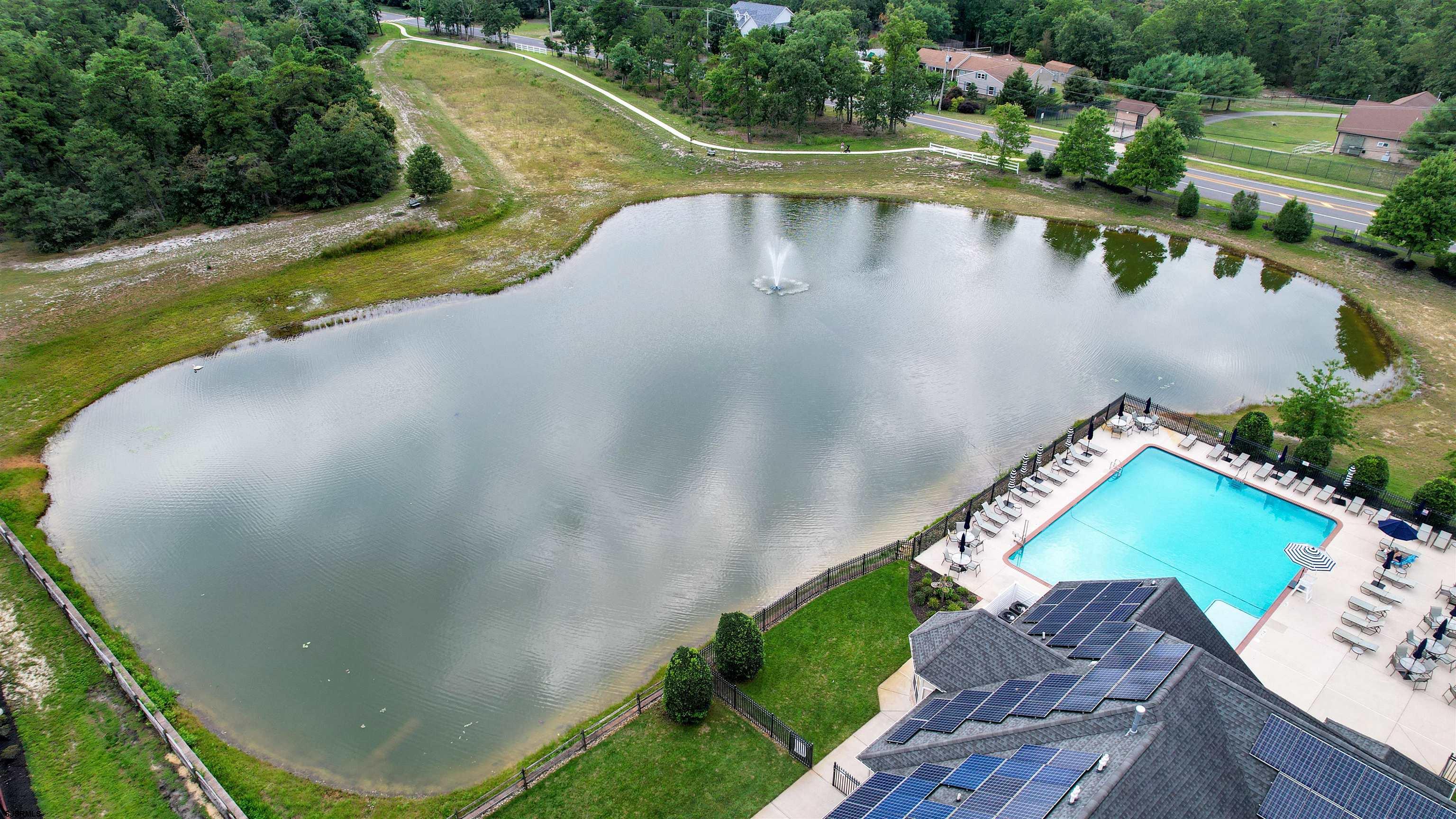 8 Lewis Dr