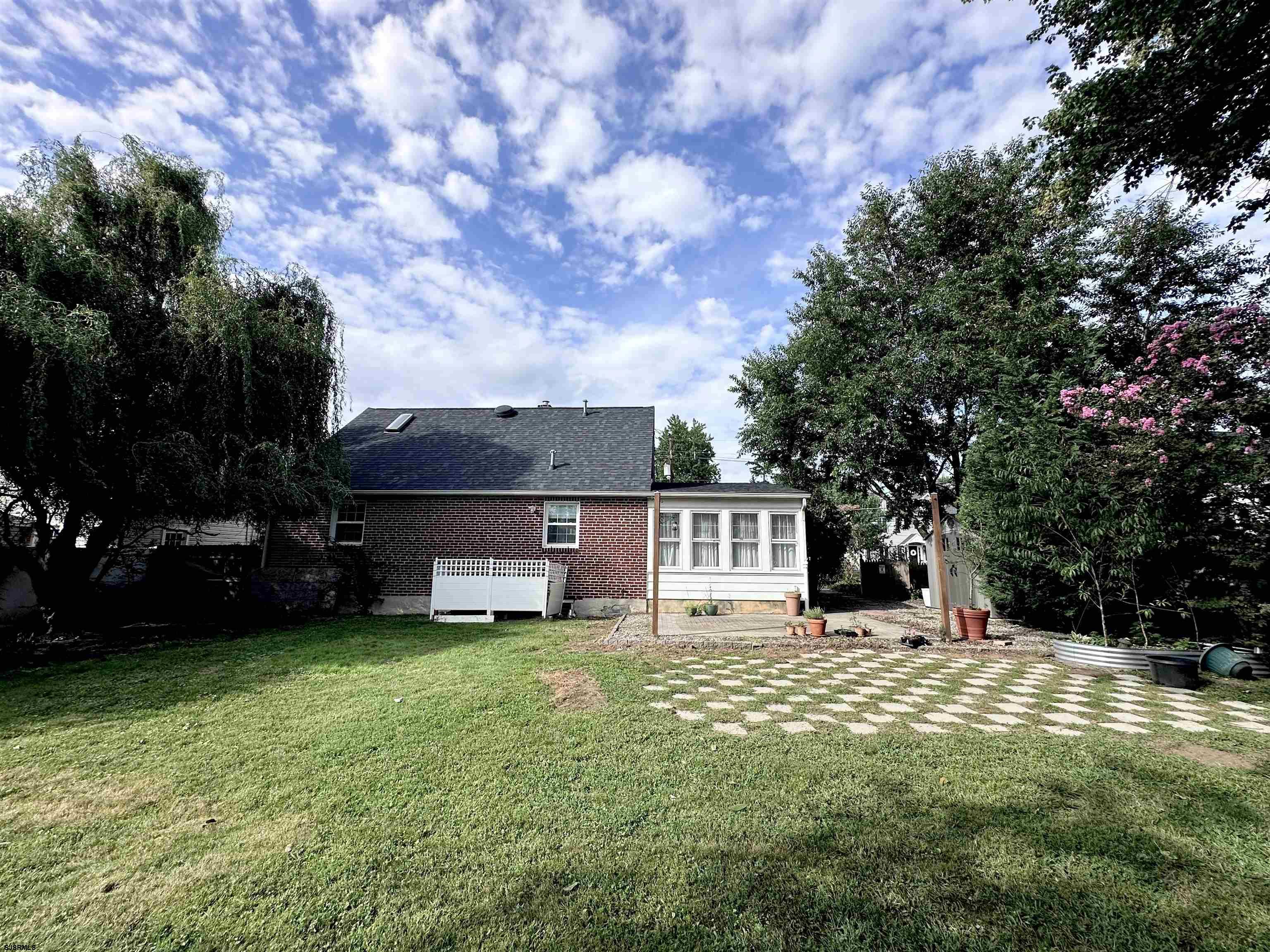 1522 Maple Avenue