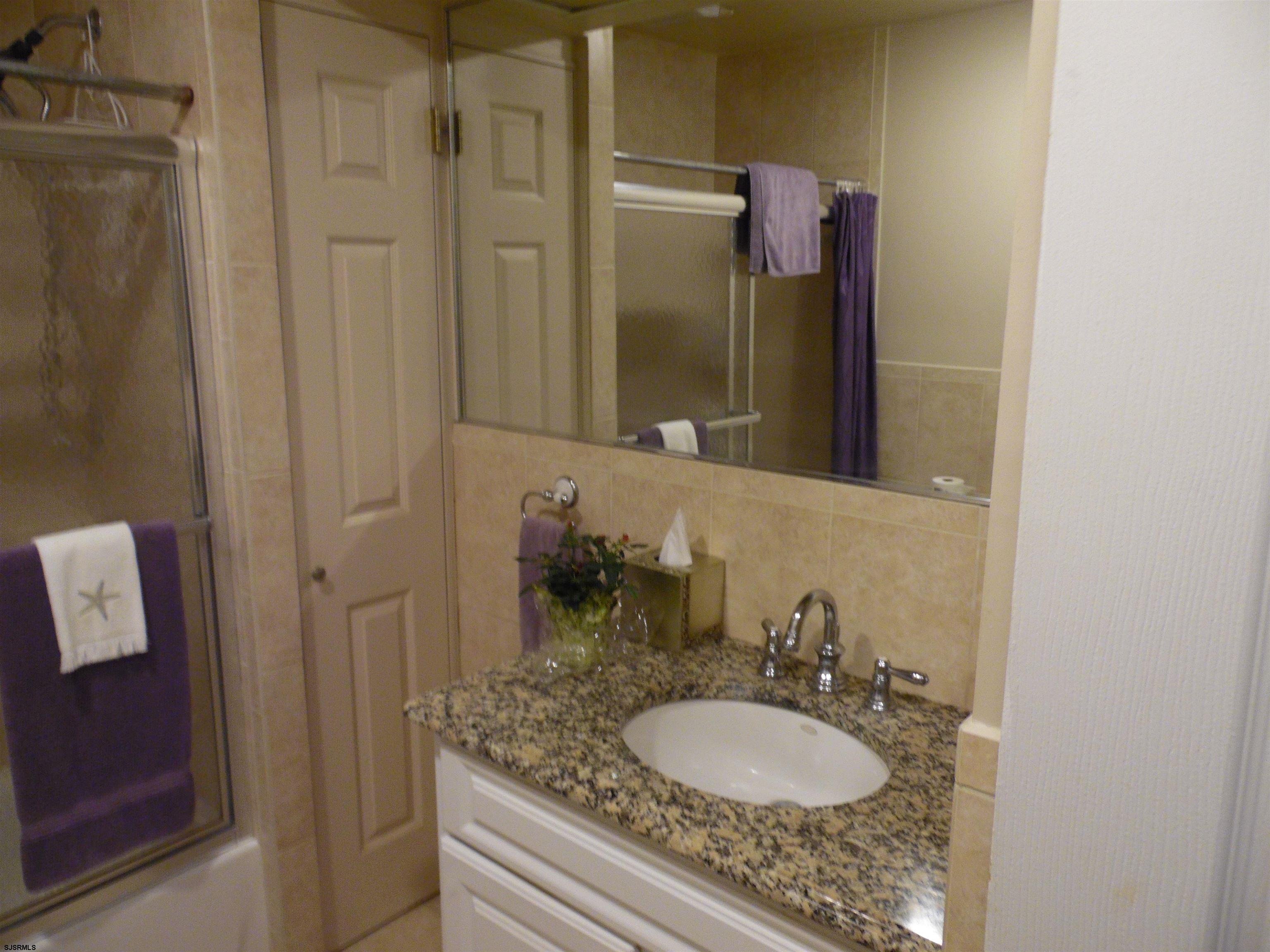 611590 | Photo 24