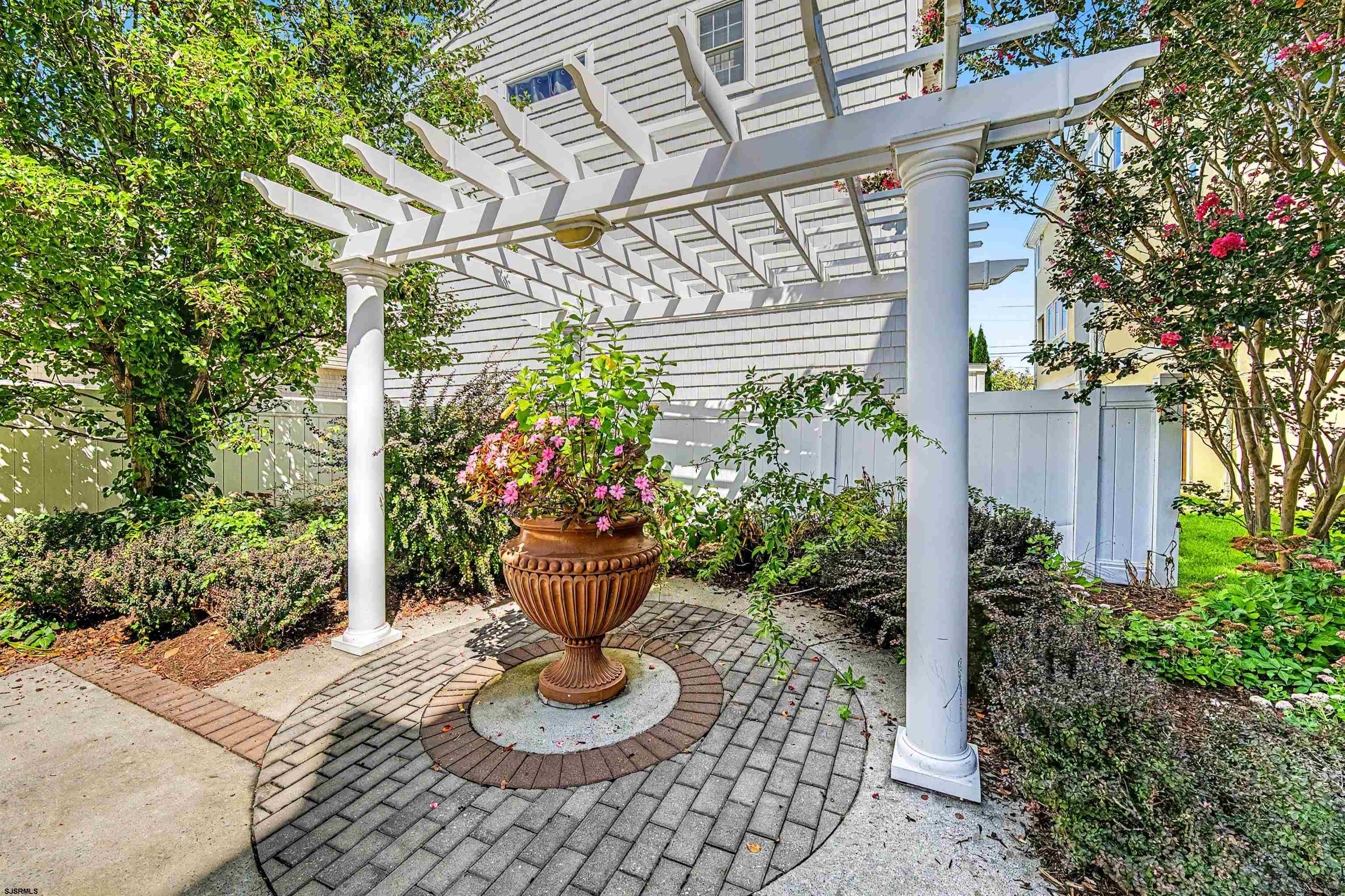 223 N Washington Avenue - Picture 3