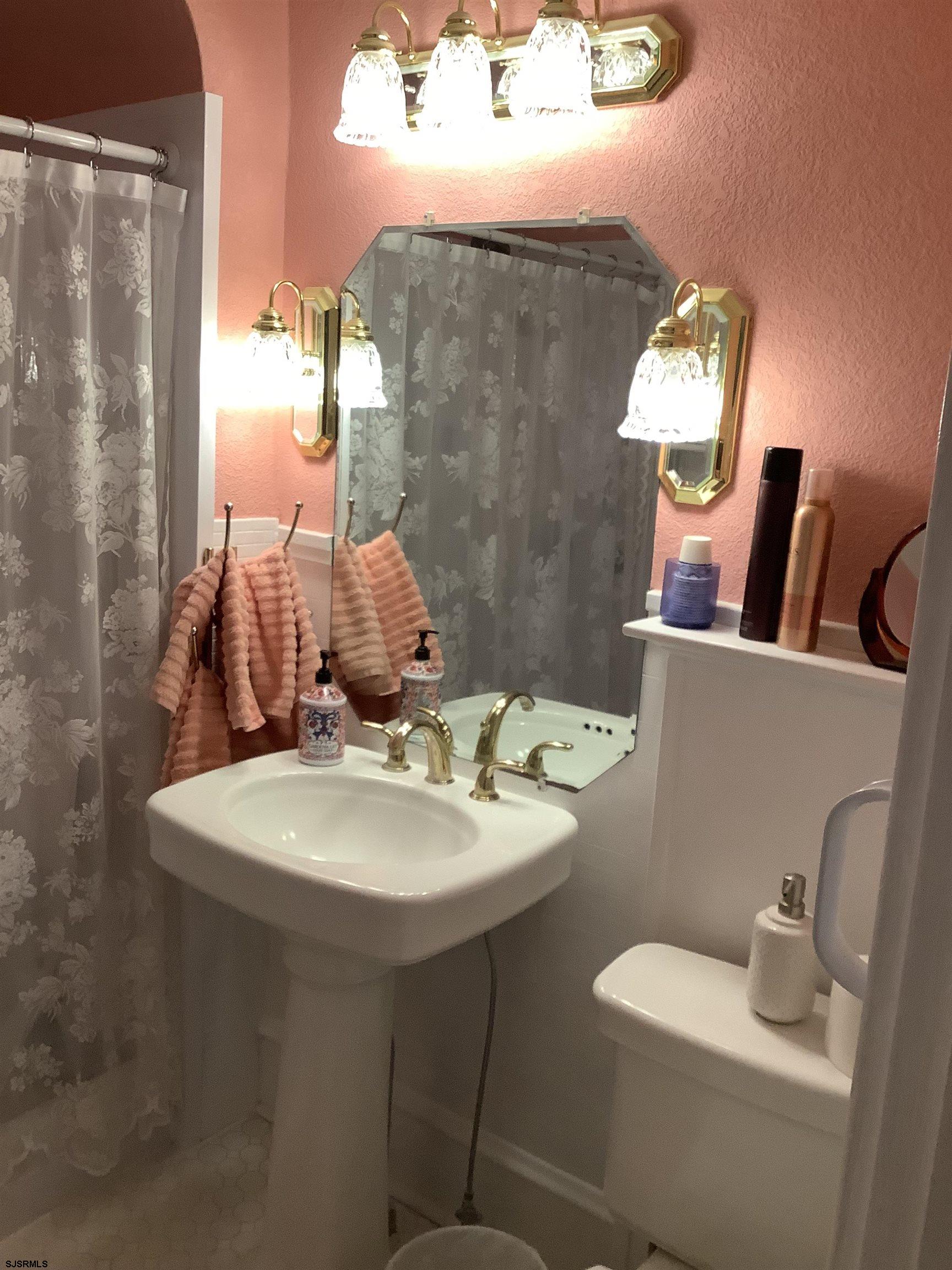 611635 | Photo 26