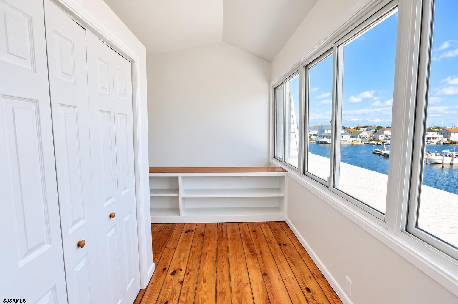 151 N Annapolis Avenue