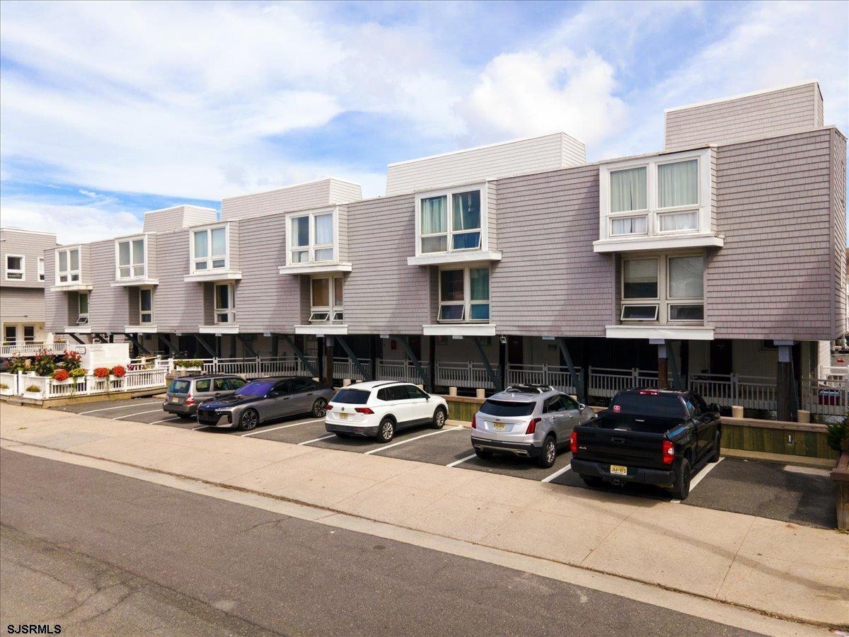 151 N Annapolis Avenue