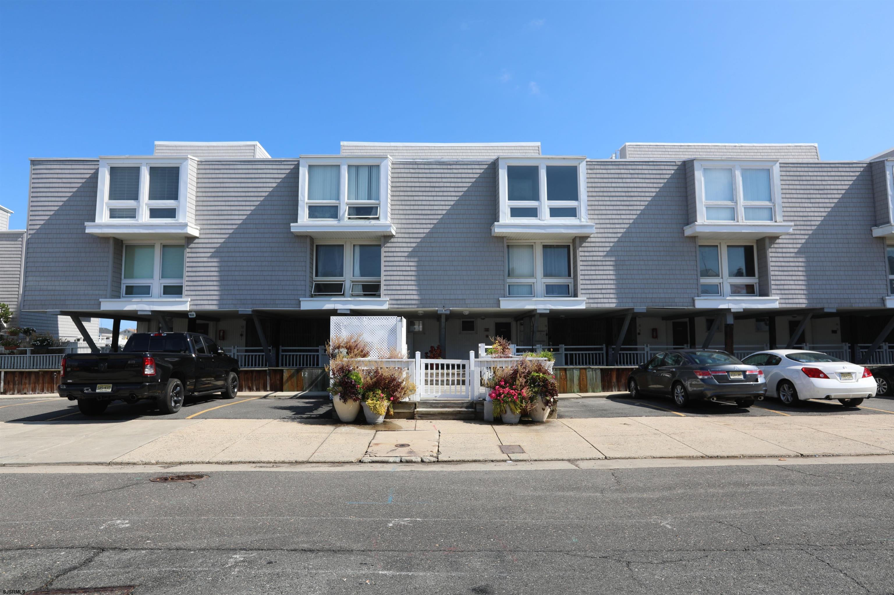 151 N Annapolis Avenue