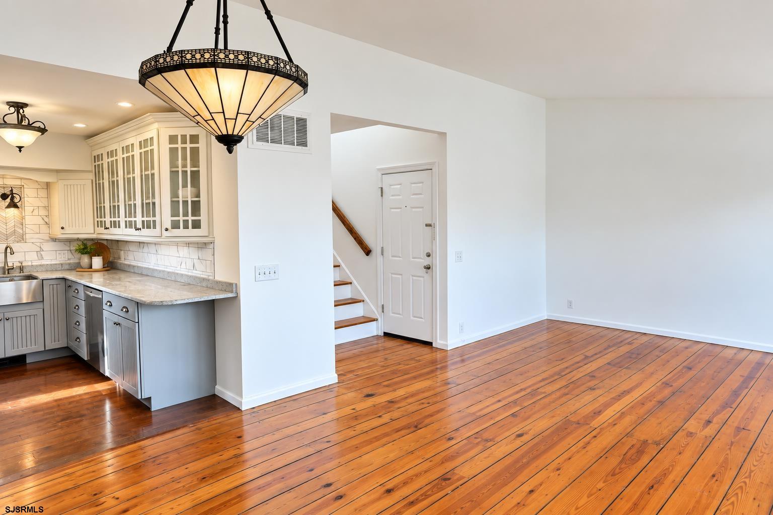 151 N Annapolis Avenue - Picture 4